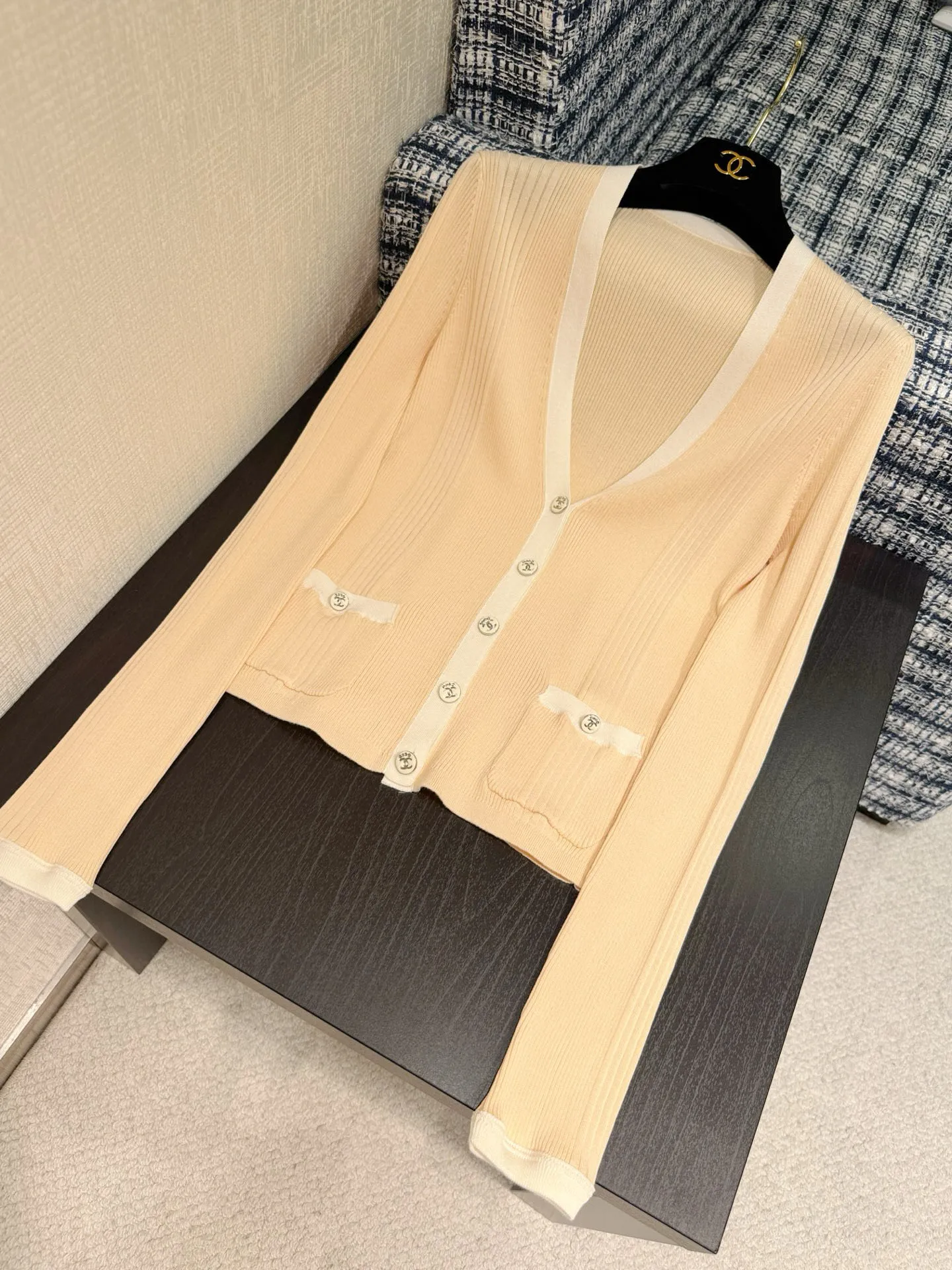 CHANEL Женский кардиган шерсть CHANEL Женский кардиган шерсть