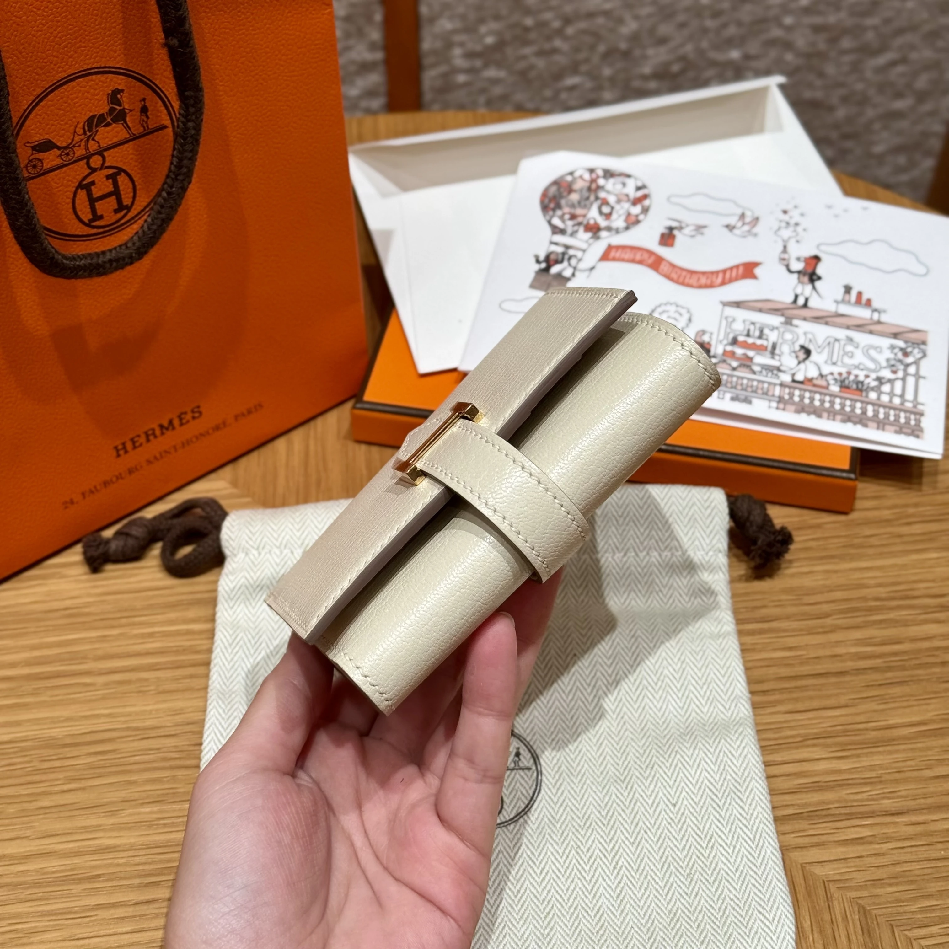 HERMES Кошелёк Bearn 11 см 10/Craie Chèvre HERMES Кошелёк Bearn 11 см 10/Craie Chèvre