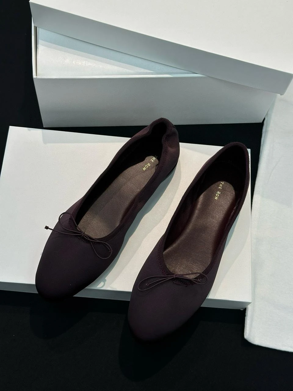 THE ROW Атласные балетки