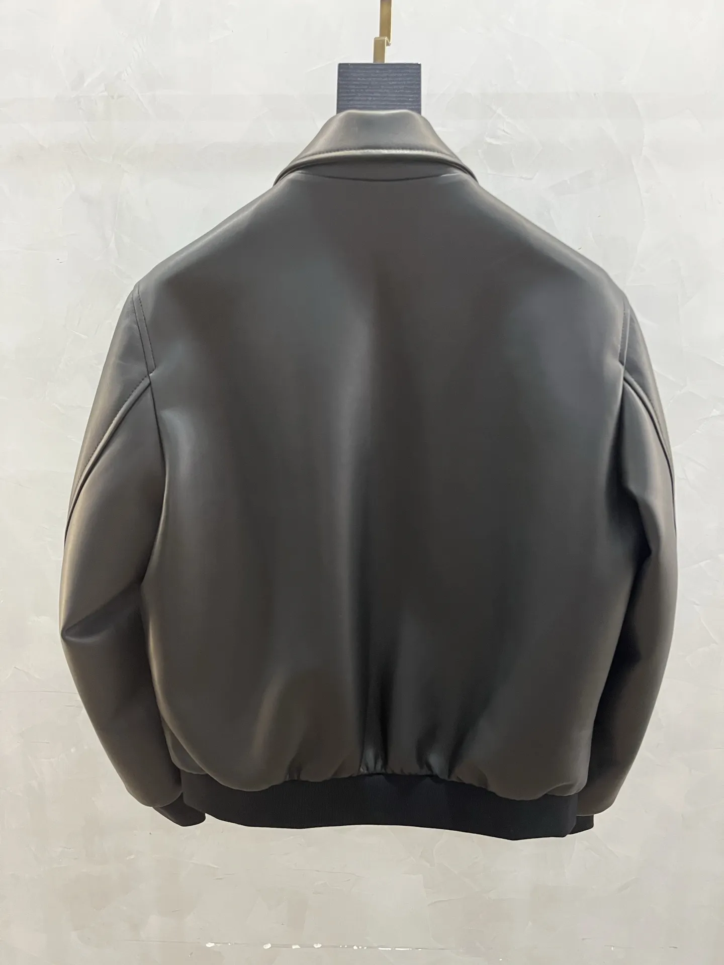 BURBERRY Мужская кожаная куртка BURBERRY Мужская кожаная куртка