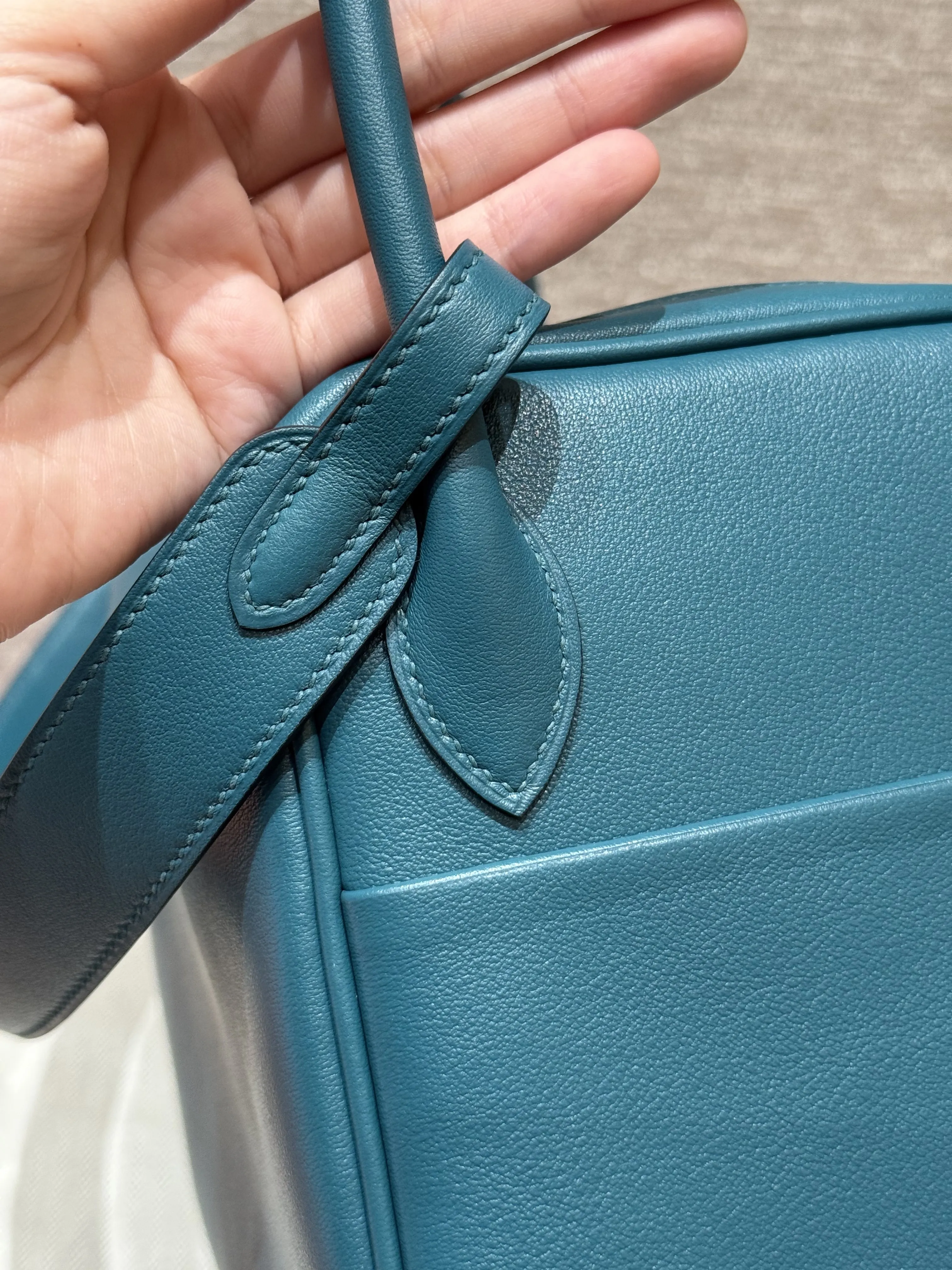 HERMES Женская сумка Lindy 26 см W0 Swift HERMES Женская сумка Lindy 26 см W0 Swift