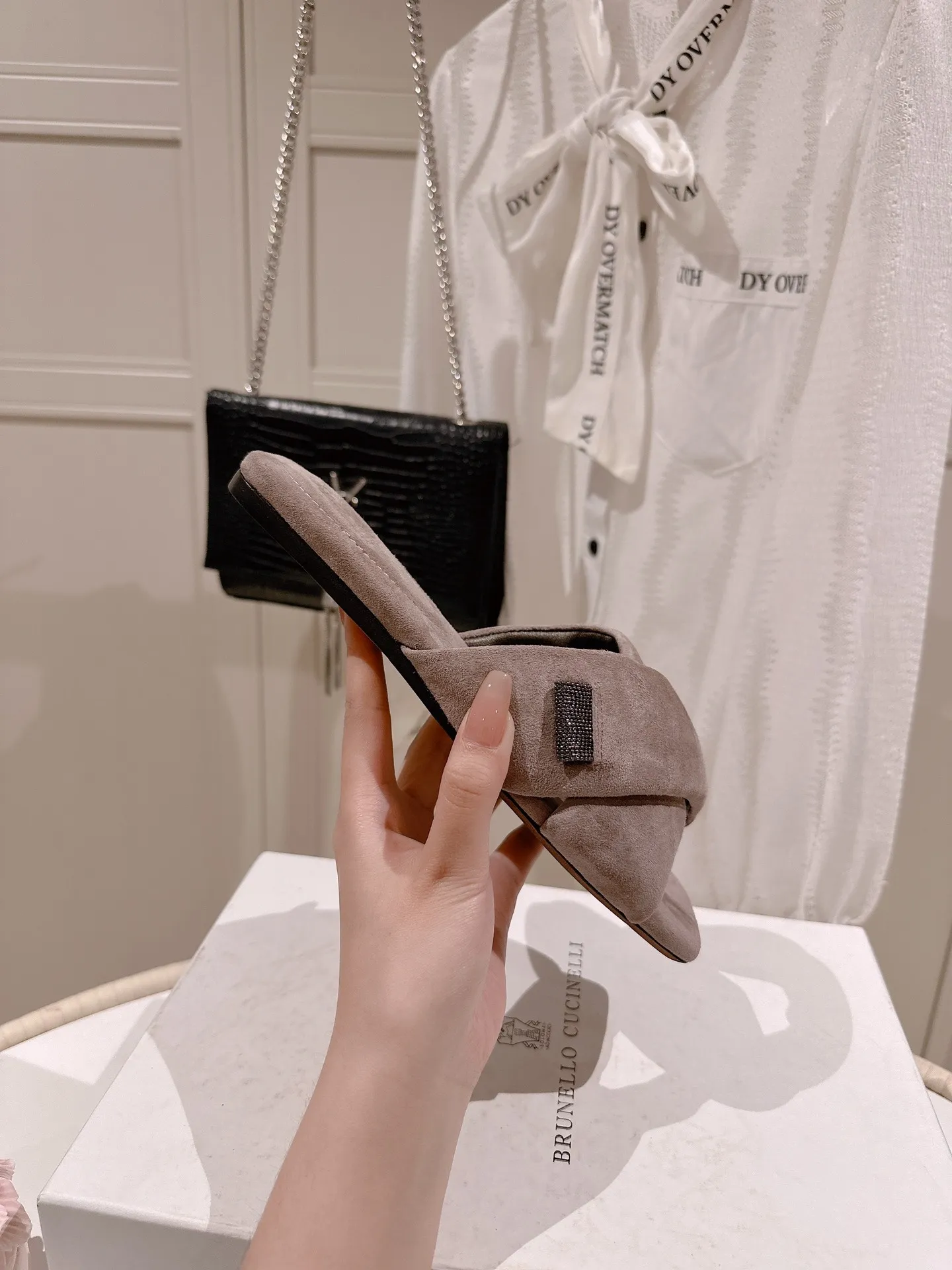 BRUNELLO CUCINELLI Женские шлепки из воловьей кожи BRUNELLO CUCINELLI Женские шлепки из воловьей кожи