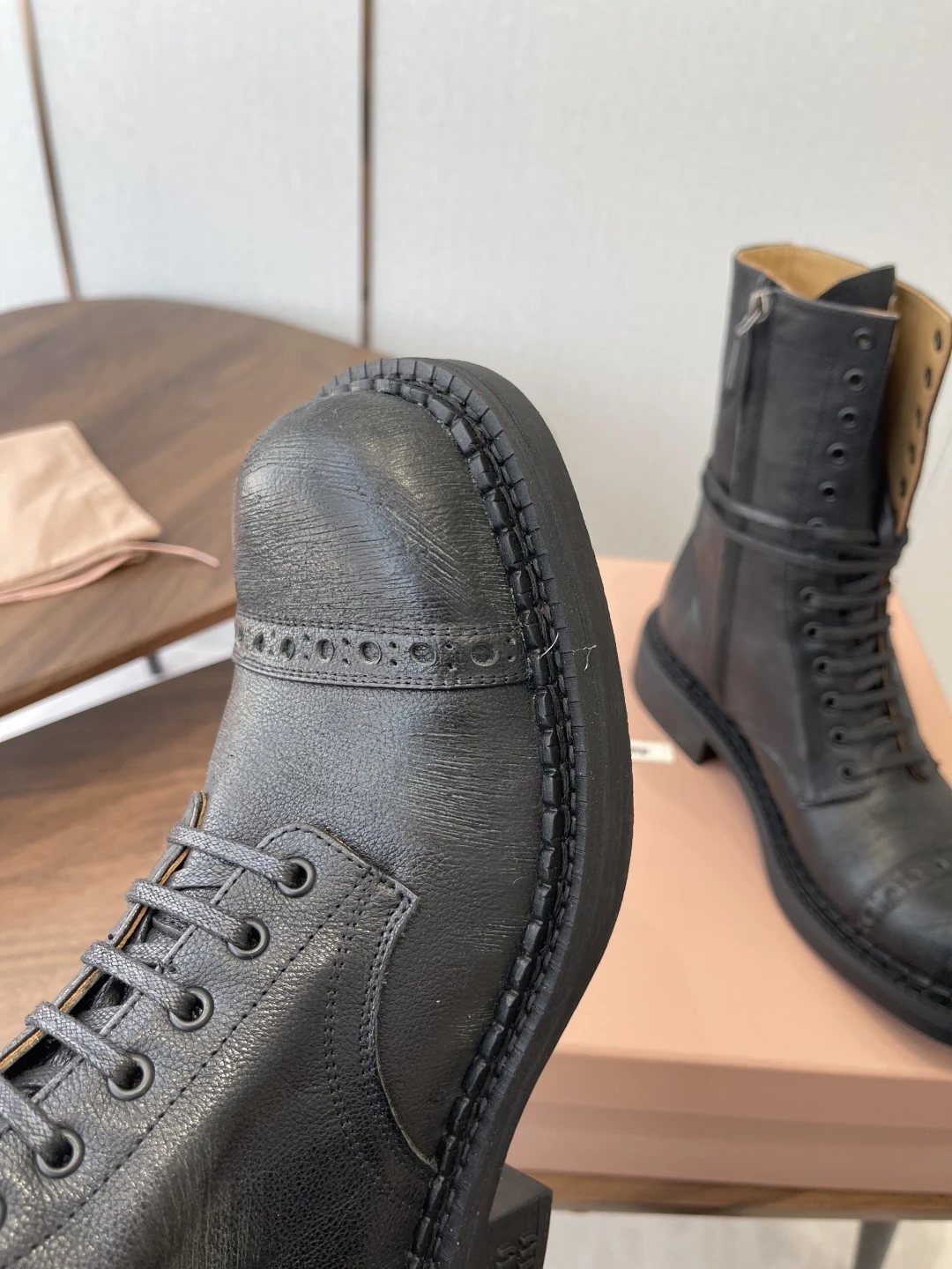 MIU MIU Женские ботинки из телячьей кожи 