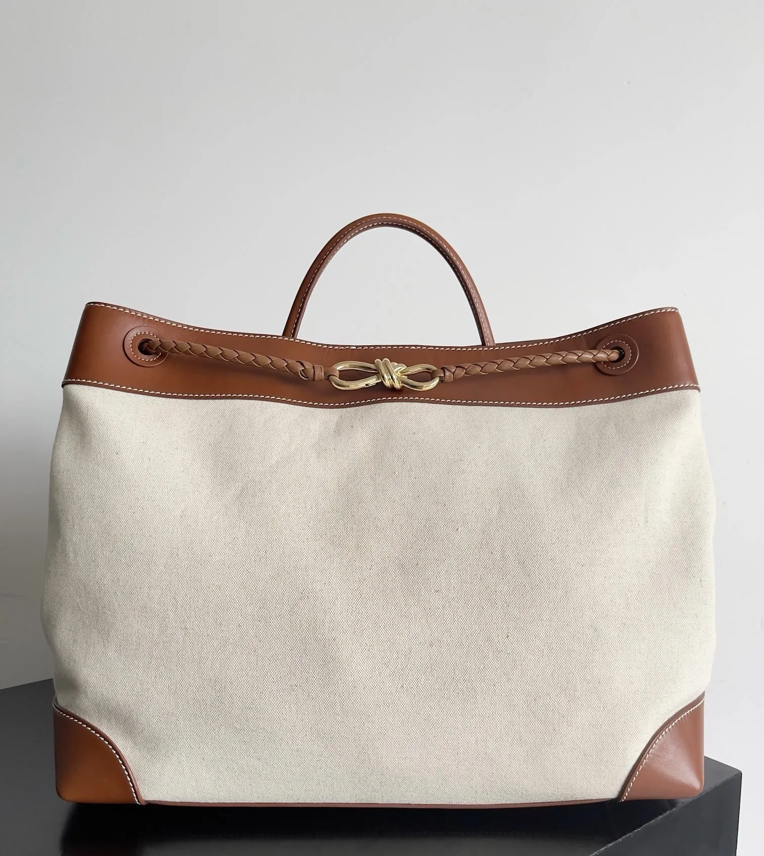 BOTTEGA VENETA Cумка Andiamo комбинированная Large