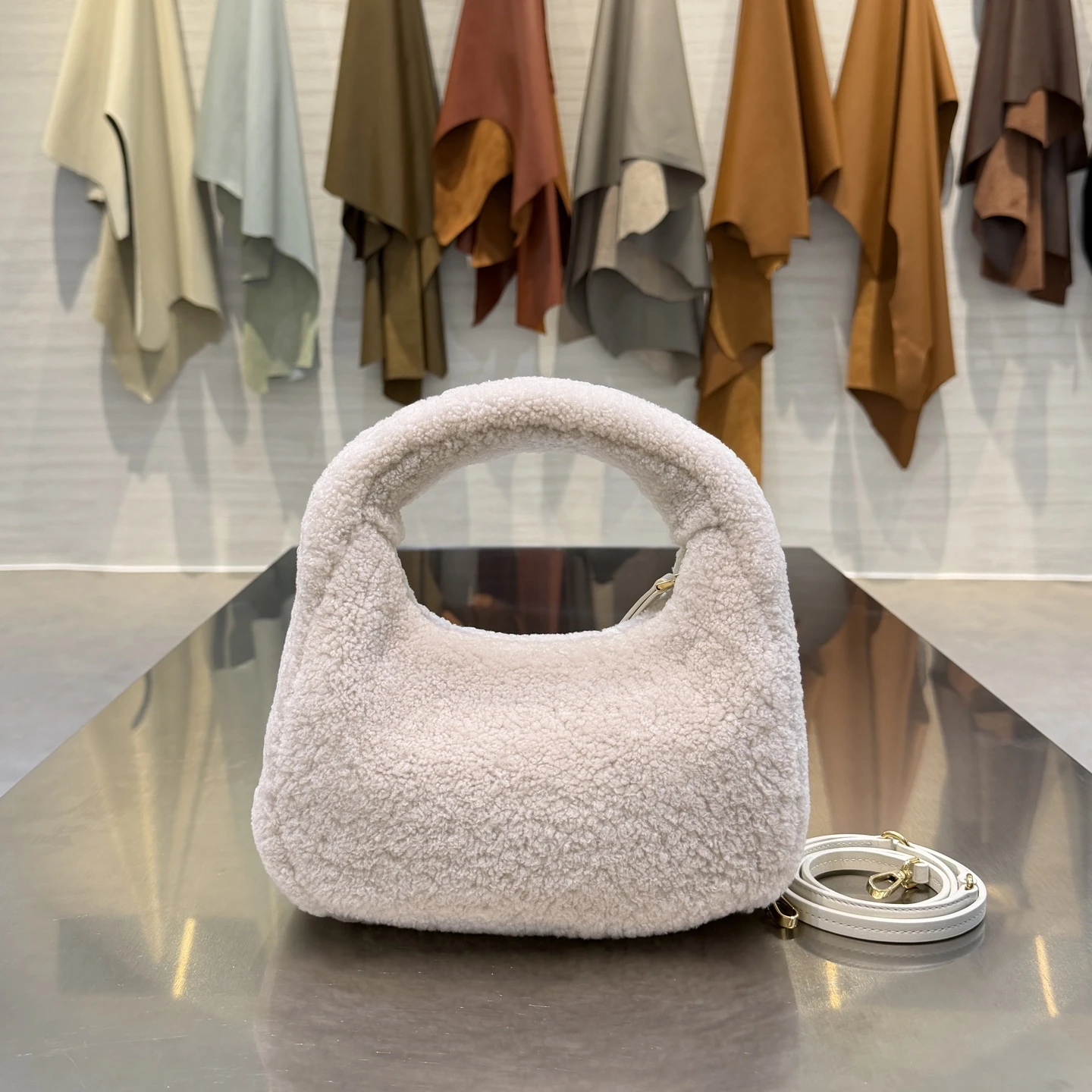 MIU MIU Женская сумка Wander hobo MIU MIU Женская сумка Wander hobo