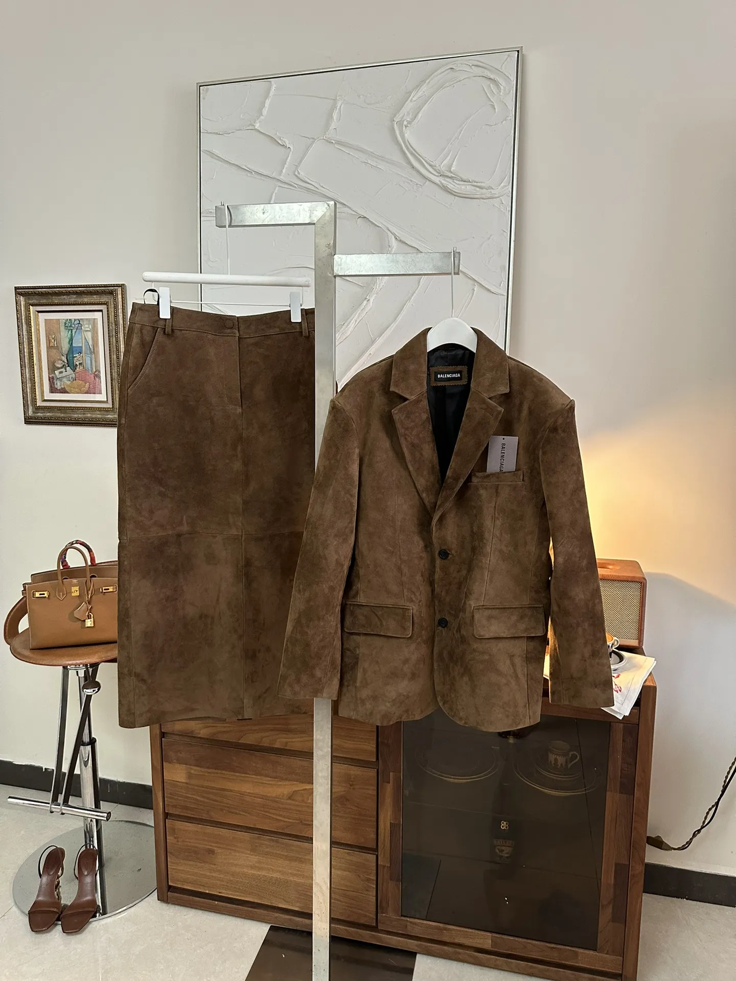 BALENCIAGA Женский костюм из замши