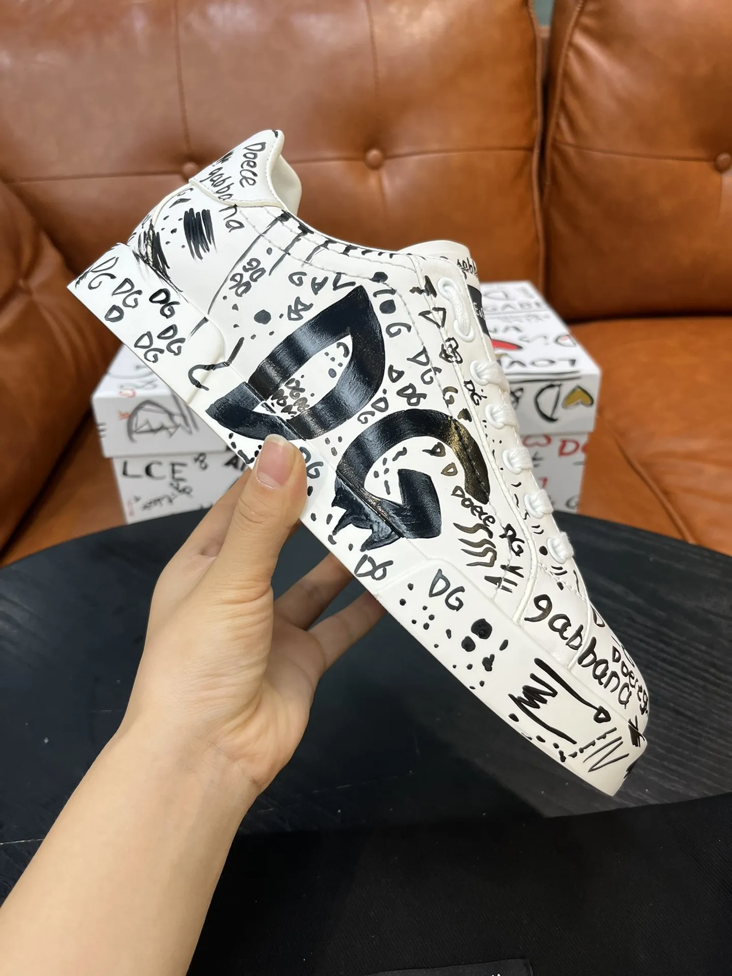 DOLCE & GABBANA Мужские кроссовки с граффити DOLCE & GABBANA Мужские кроссовки с граффити