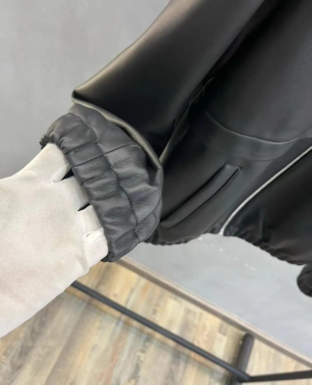 PRADA Мужская кожаная куртка PRADA Мужская кожаная куртка