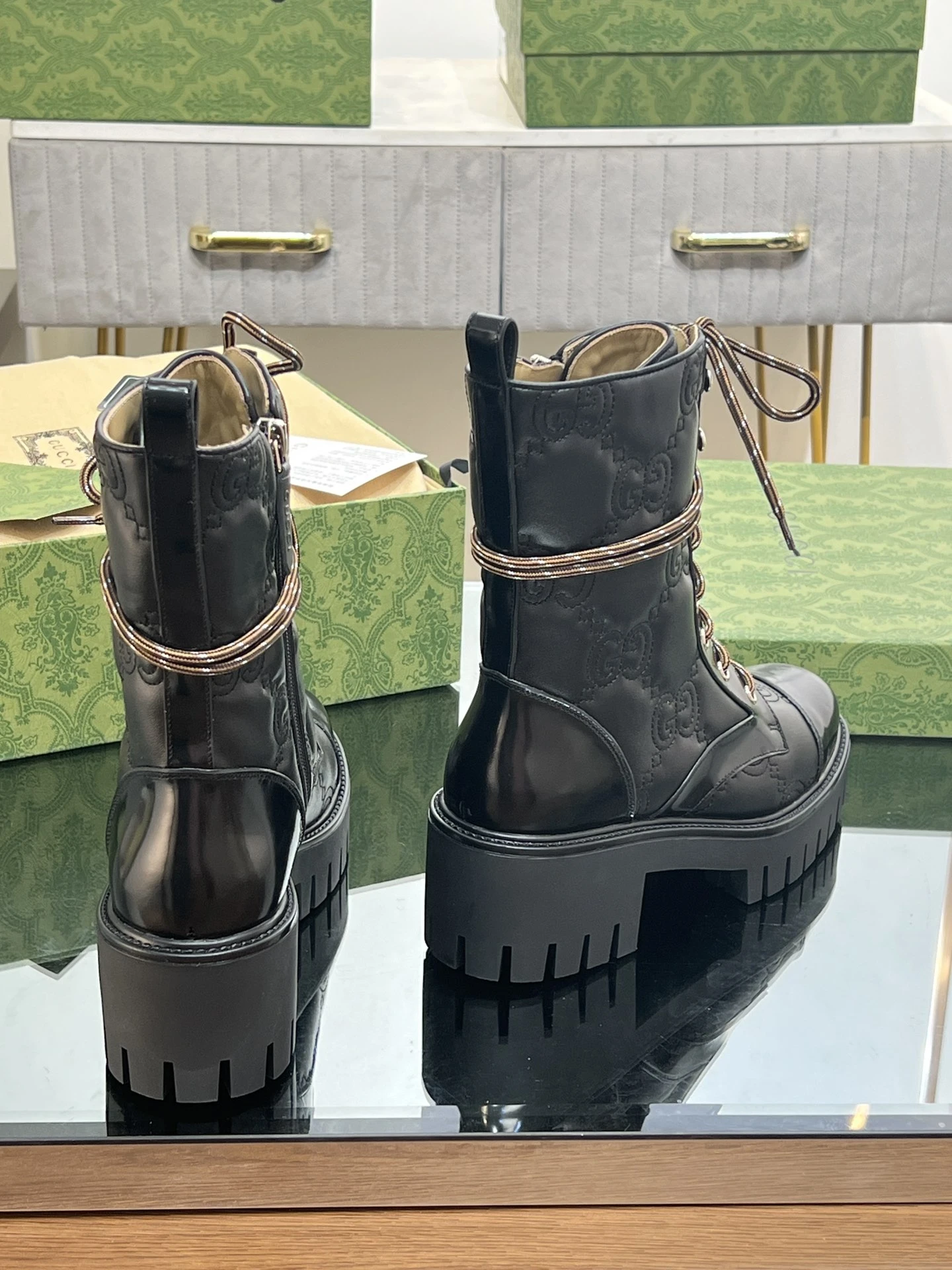 GUCCI Женские ботинки GG Matelass GUCCI Женские ботинки GG Matelass