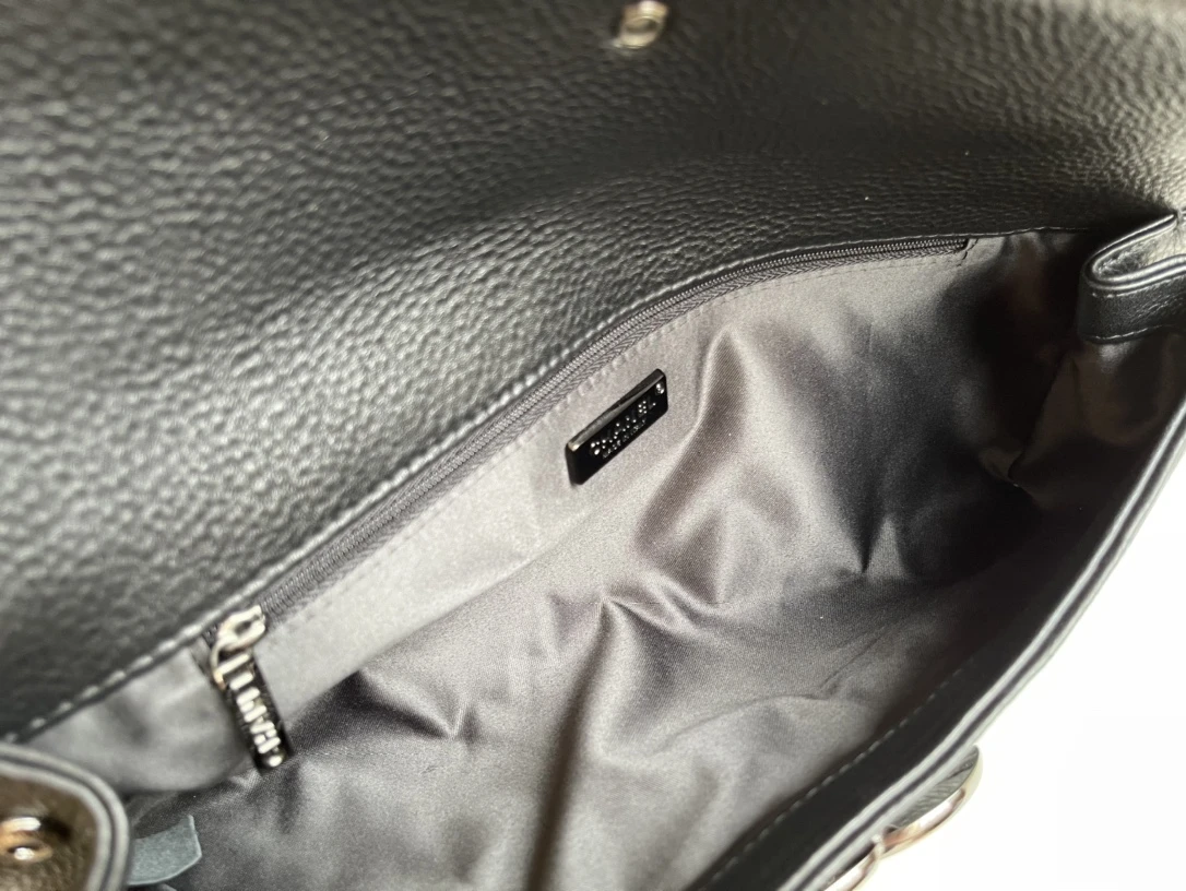 CHANEL Женский винтажный клатч CHANEL Женский винтажный клатч