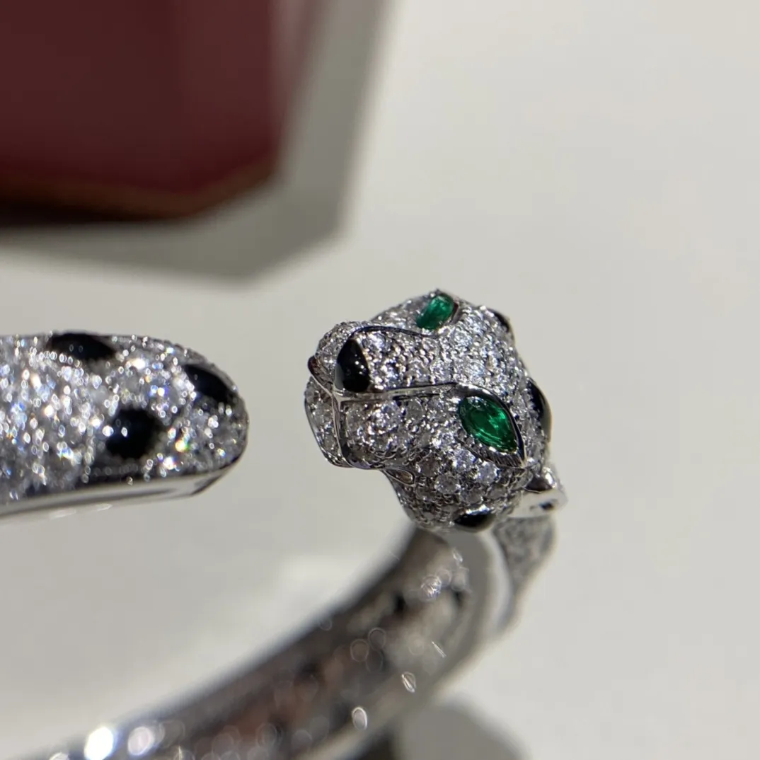 CARTIER Браслет Panthère белое золото, бриллианты и оникс CARTIER Браслет Panthère белое золото, бриллианты и оникс