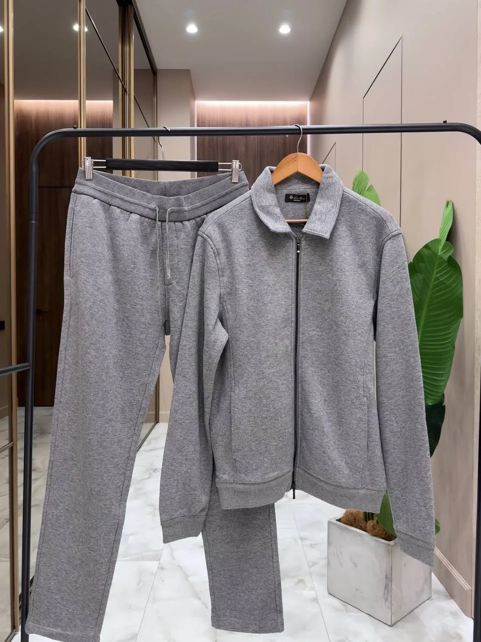 LORO PIANA Мужской костюм LORO PIANA Мужской костюм