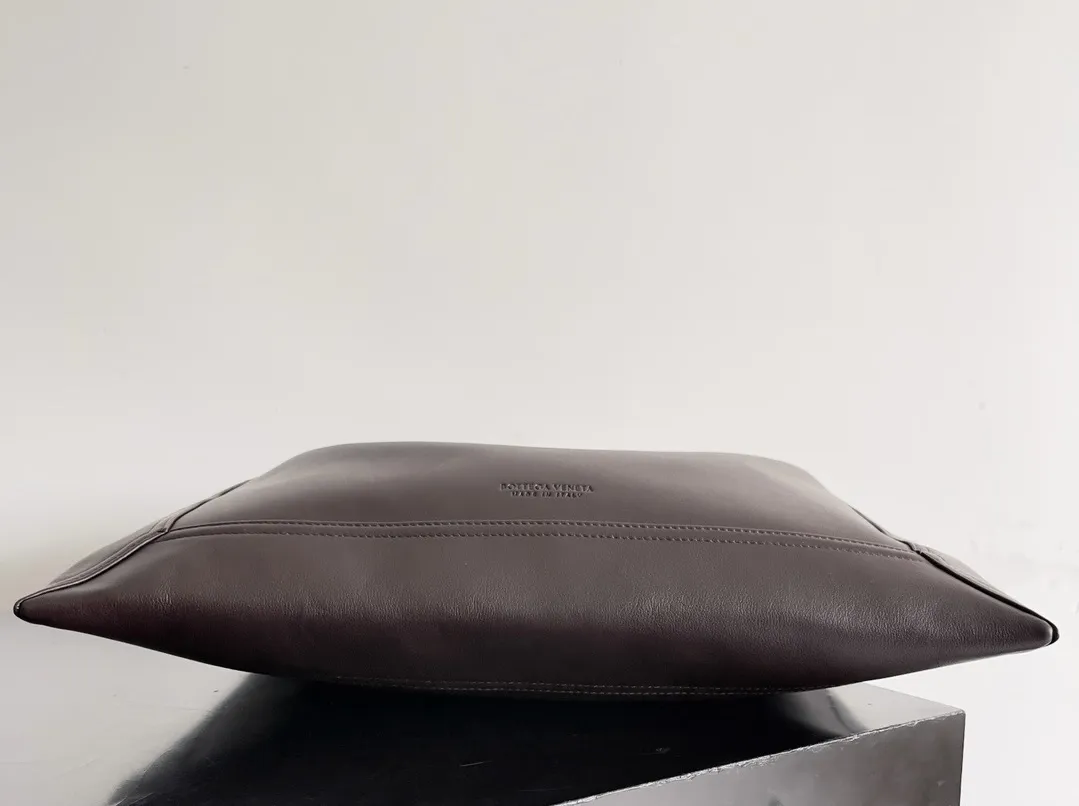 BOTTEGA VENETA Женская сумка Hop Medium