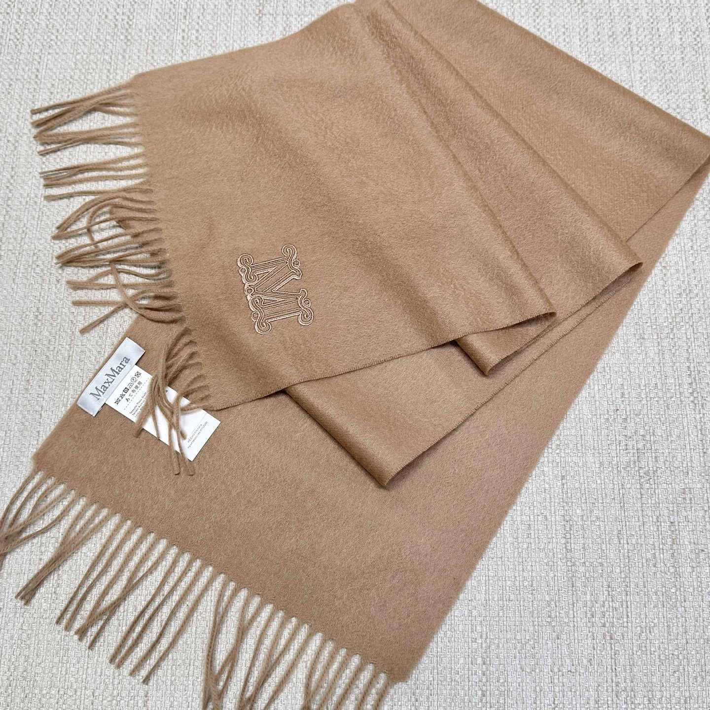 MAX MARA Женский шарф из кашемира MAX MARA Женский шарф из кашемира