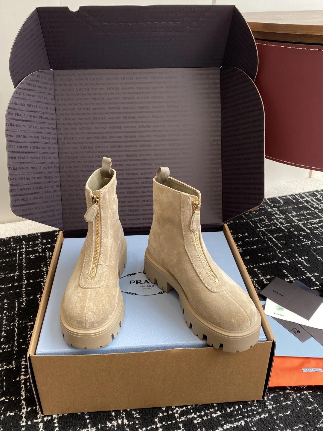 PRADA Женские ботинки из замши PRADA Женские ботинки из замши