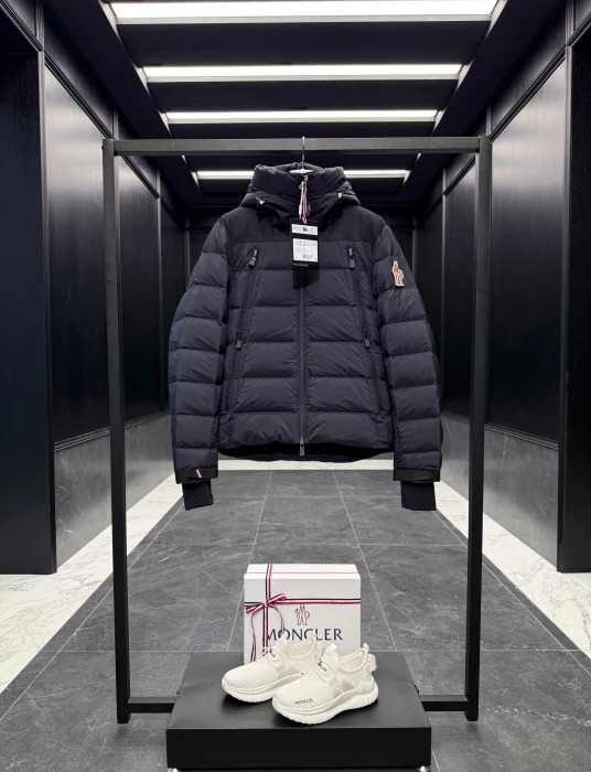 MONCLER Мужской пуховик Grenoble Camurac