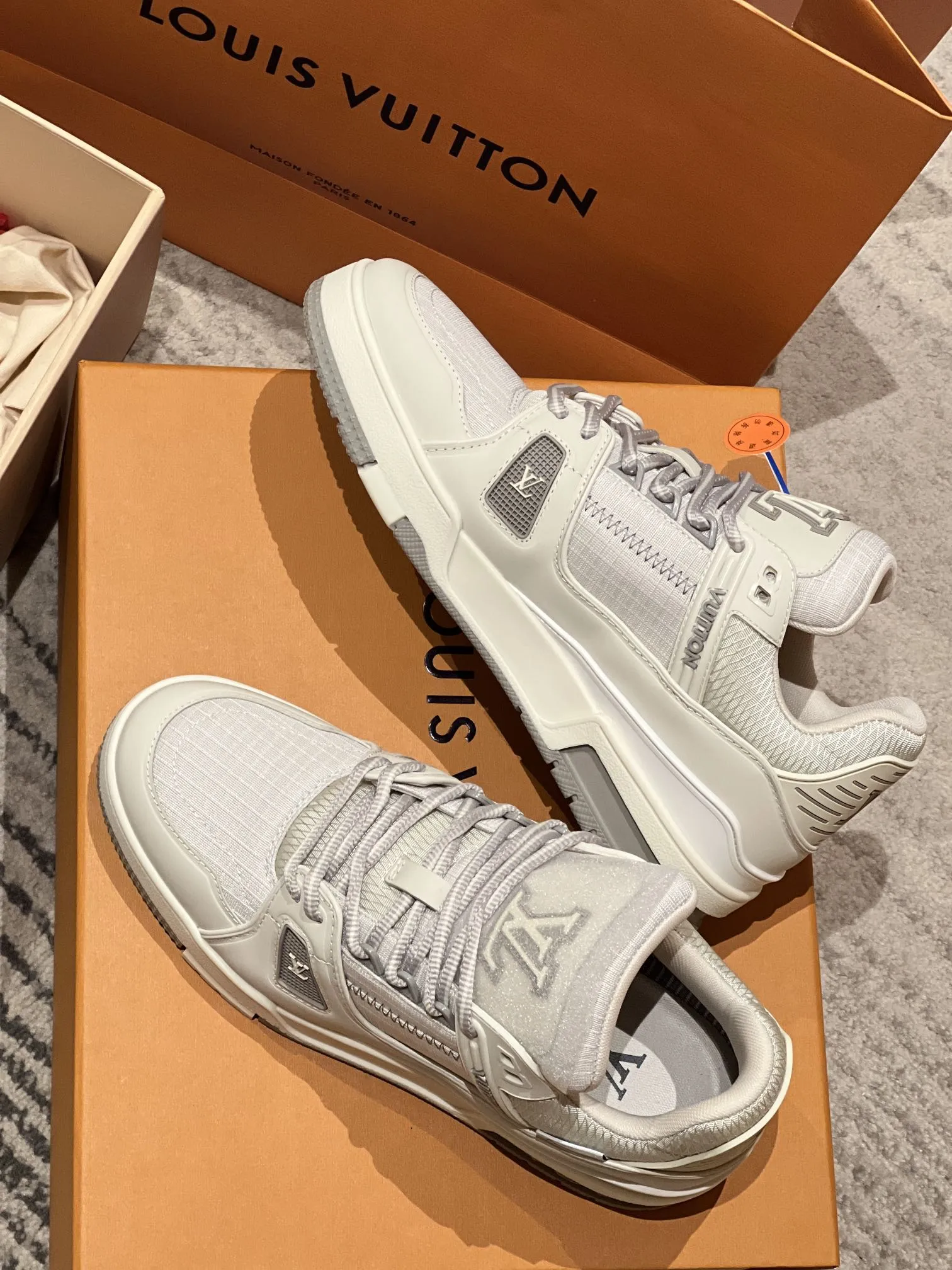 LOUIS VUITTON Кроссовки LV Trainer LOUIS VUITTON Кроссовки LV Trainer