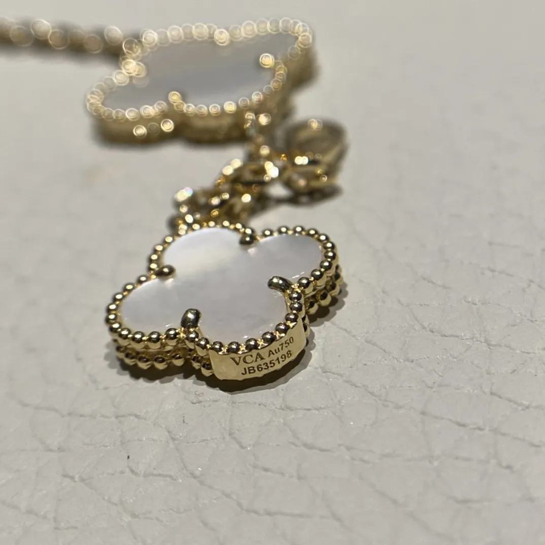 Van Cleef & Arpels Браслет Magic Alhambra 5 мотивов Van Cleef & Arpels Браслет Magic Alhambra 5 мотивов