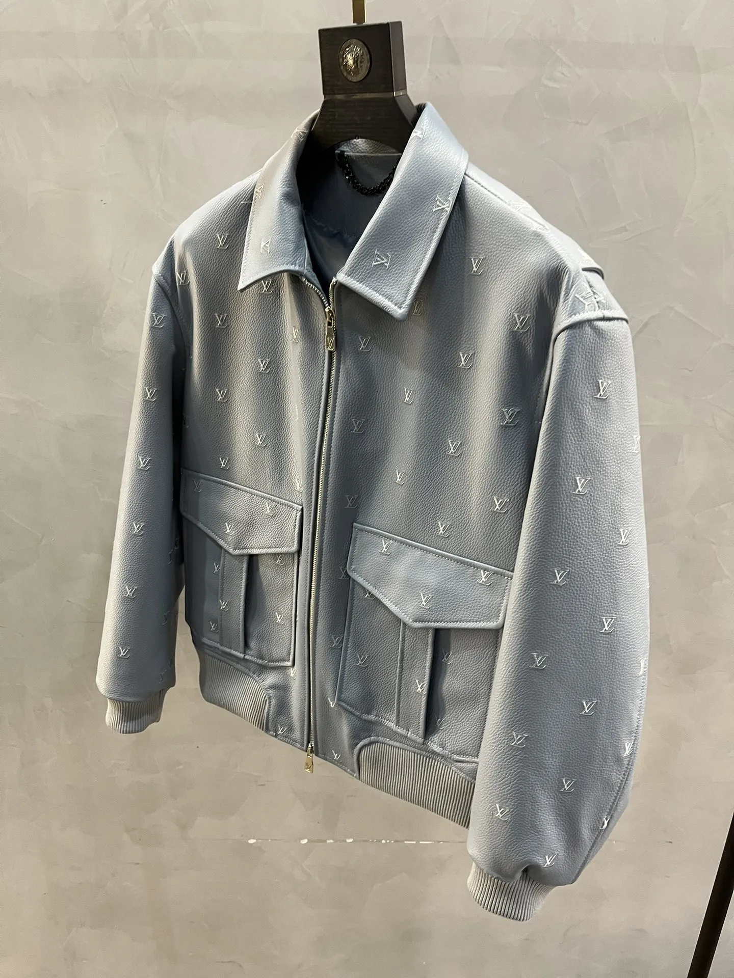 LOUIS VUITTON Мужская кожаная куртка LOUIS VUITTON Мужская кожаная куртка