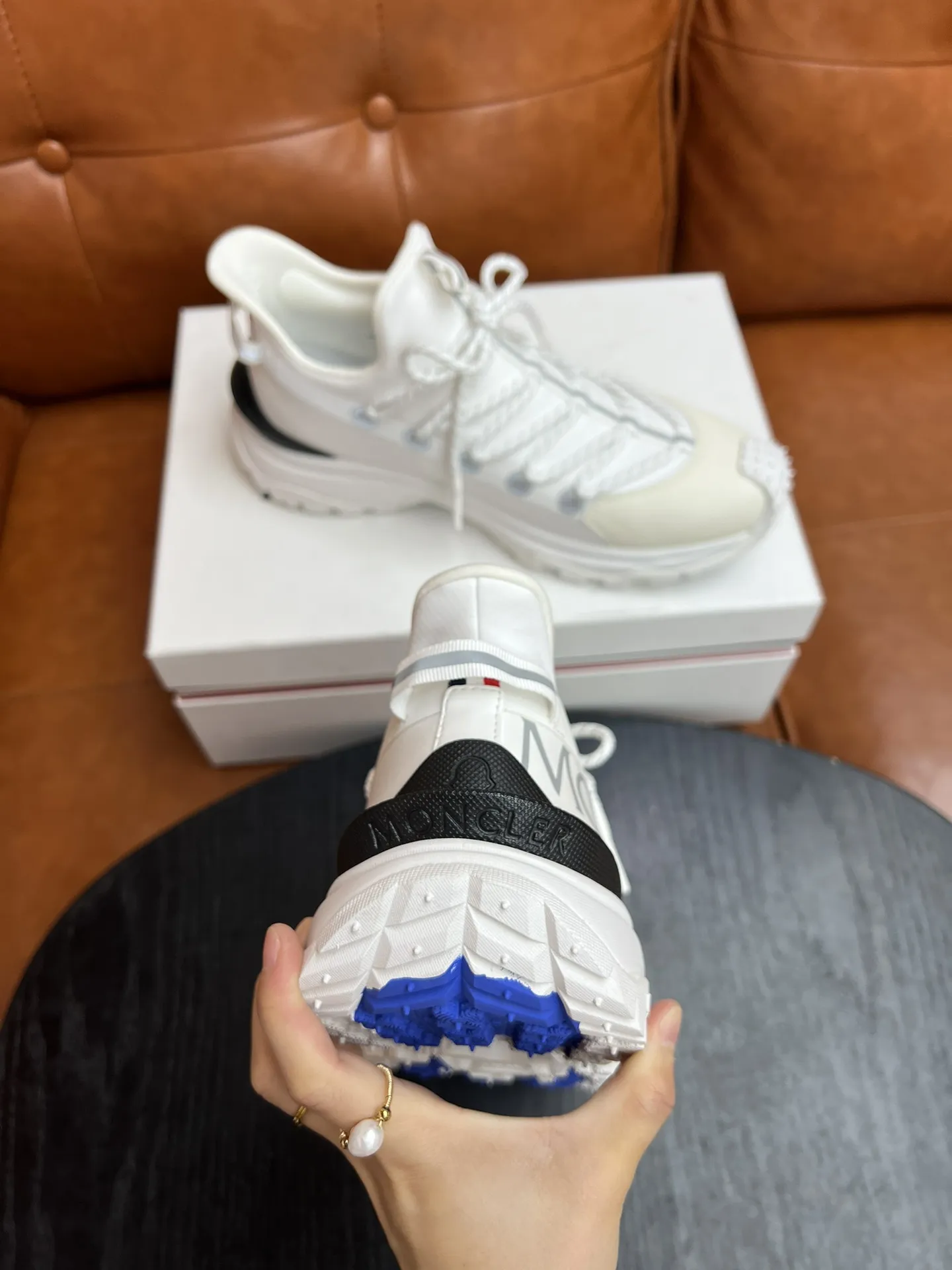 MONCLER Мужские кроссовки Mongolian MONCLER Мужские кроссовки Mongolian