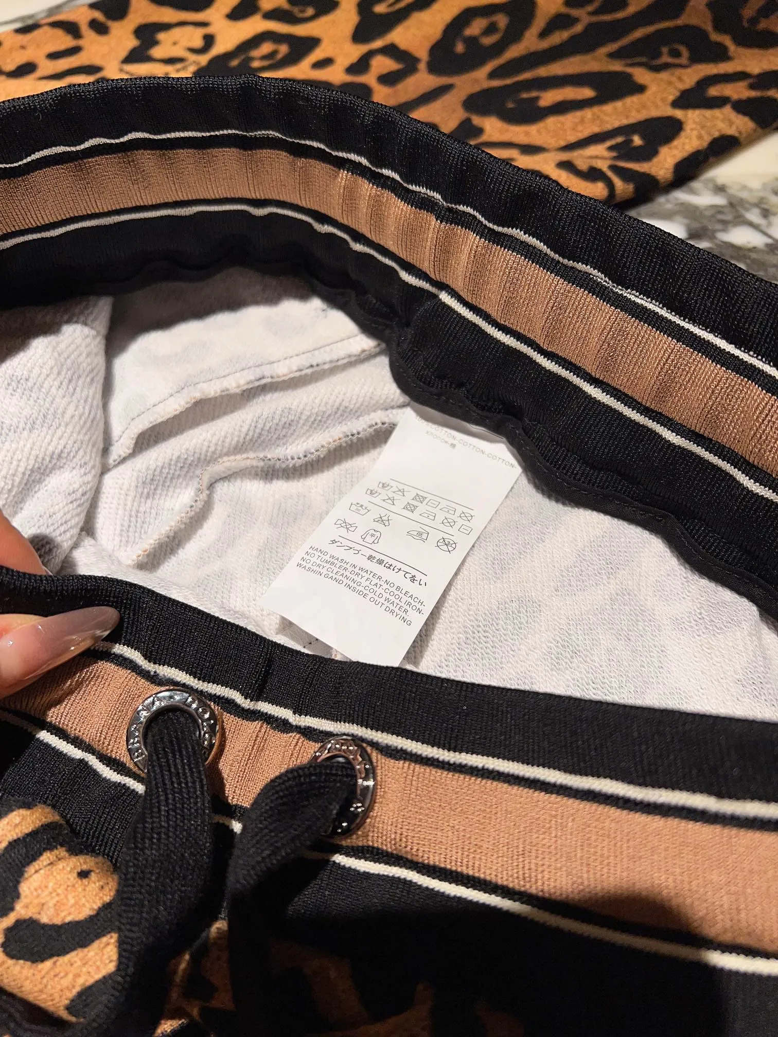 DOLCE & GABBANA Женские леопардовые брюки DOLCE & GABBANA Женские леопардовые брюки