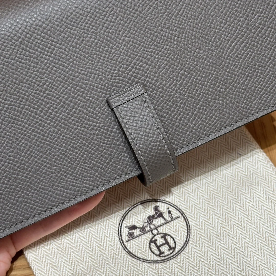 HERMES Кошелёк Bearn 17.5 см 8F/Etain Epsom HERMES Кошелёк Bearn 17.5 см 8F/Etain Epsom