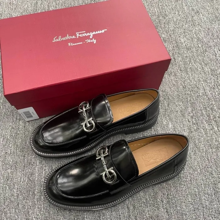 SALVATORE FERRAGAMO Мужские лоферы из коровьей кожи