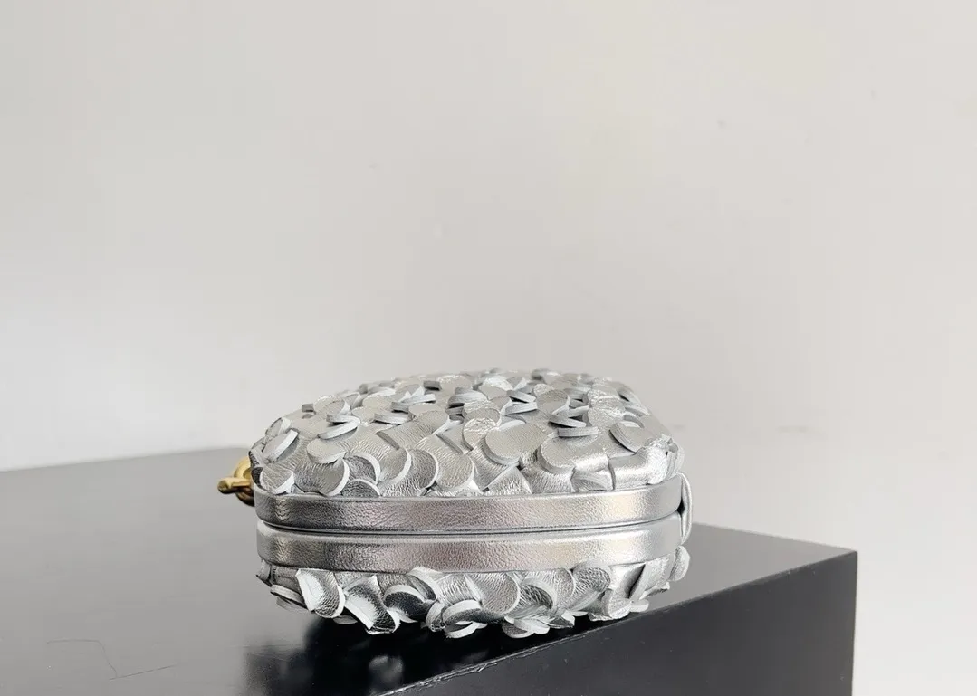 BOTTEGA VENETA Клатч Knot с металлическим узлом