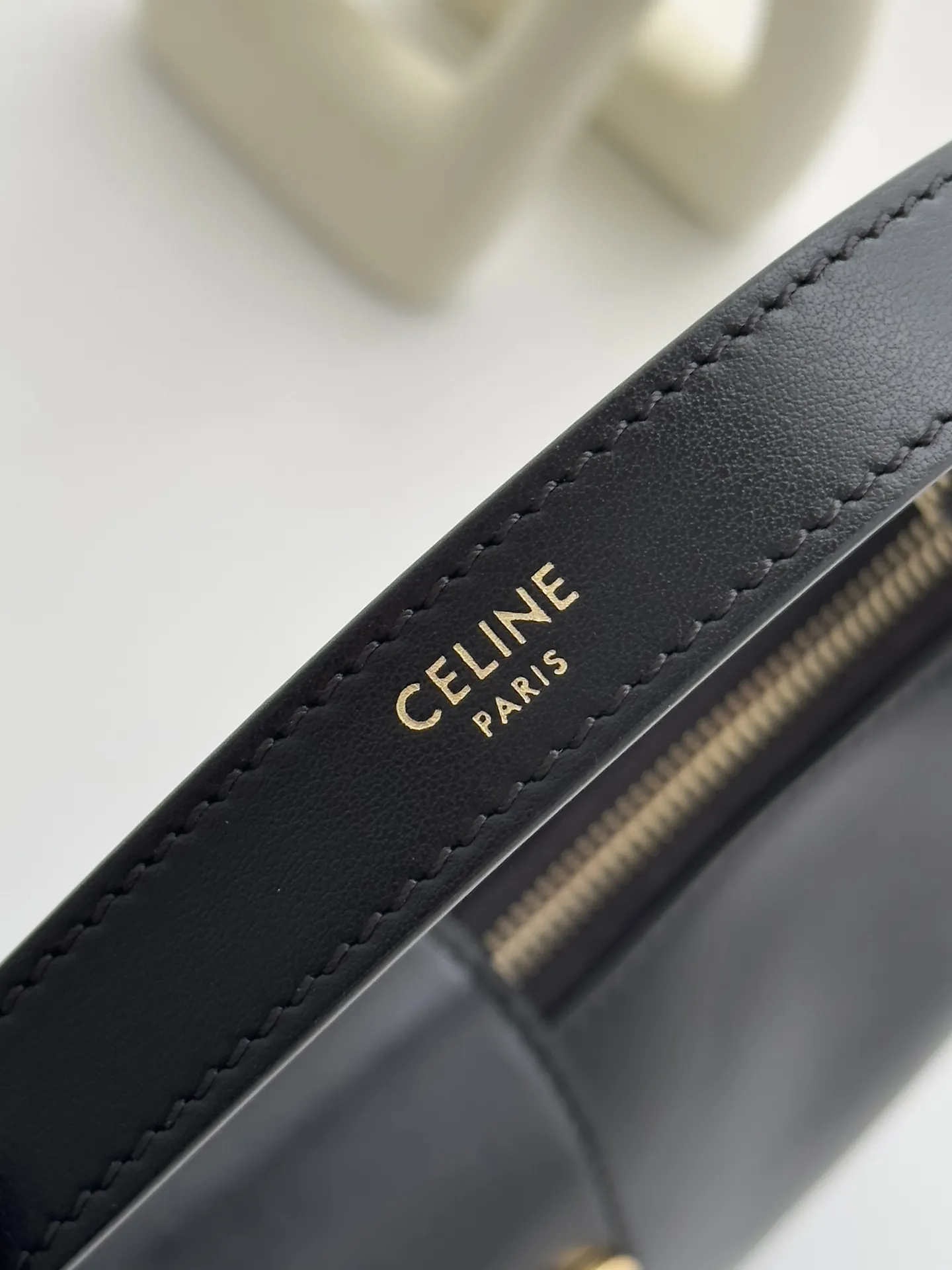 CELINE Женская сумка AVA TRIOMPHE из кожи