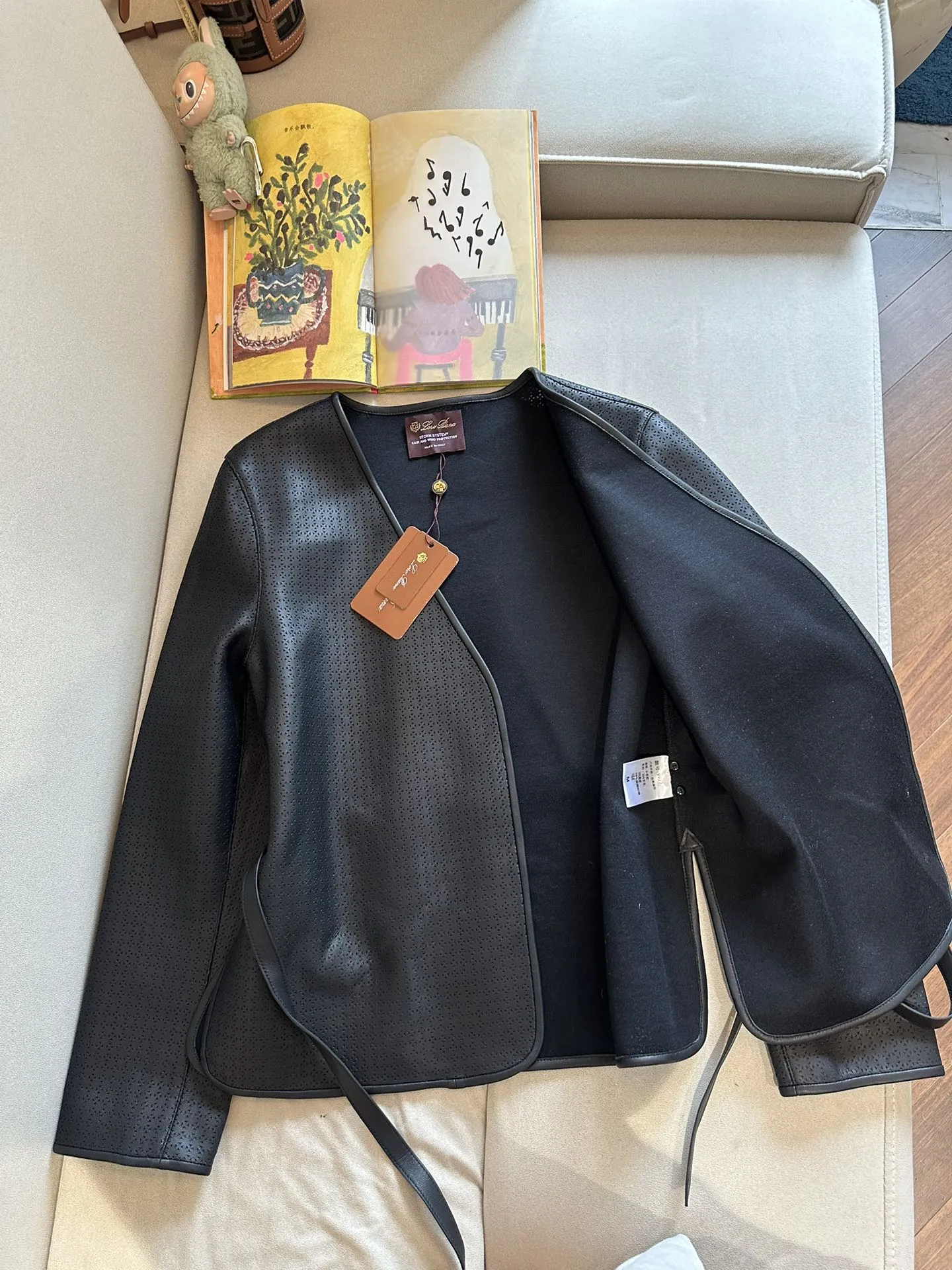 LORO PIANA Женский кожаный кардиган