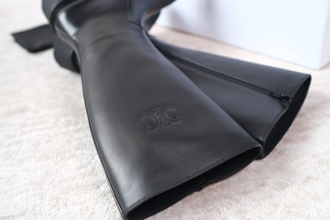 CELINE Женские сапоги трубы CELINE Женские сапоги трубы