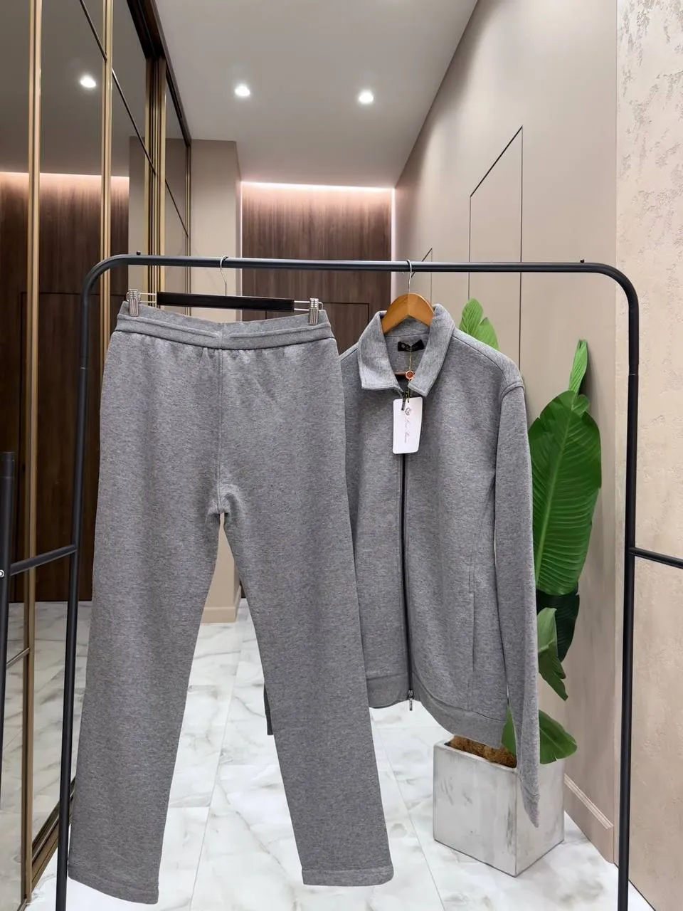 LORO PIANA Мужской костюм LORO PIANA Мужской костюм