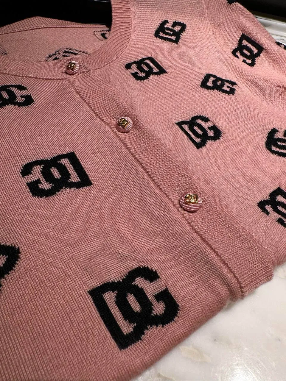 DOLCE & GABBANA Женский кардиган из шерсти и шелка DOLCE & GABBANA Женский кардиган из шерсти и шелка