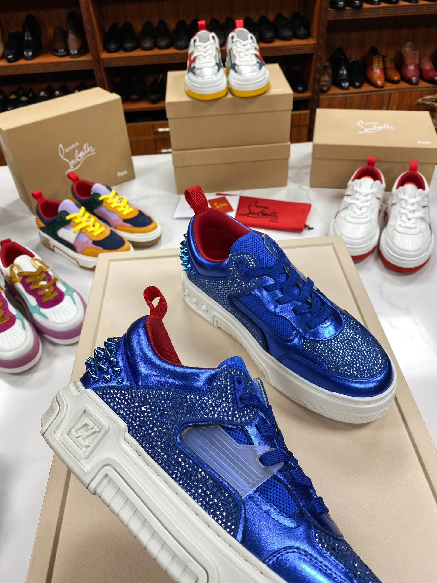 CHRISTIAN LOUBOUTIN Мужские кроссовки Astroloubi Strass