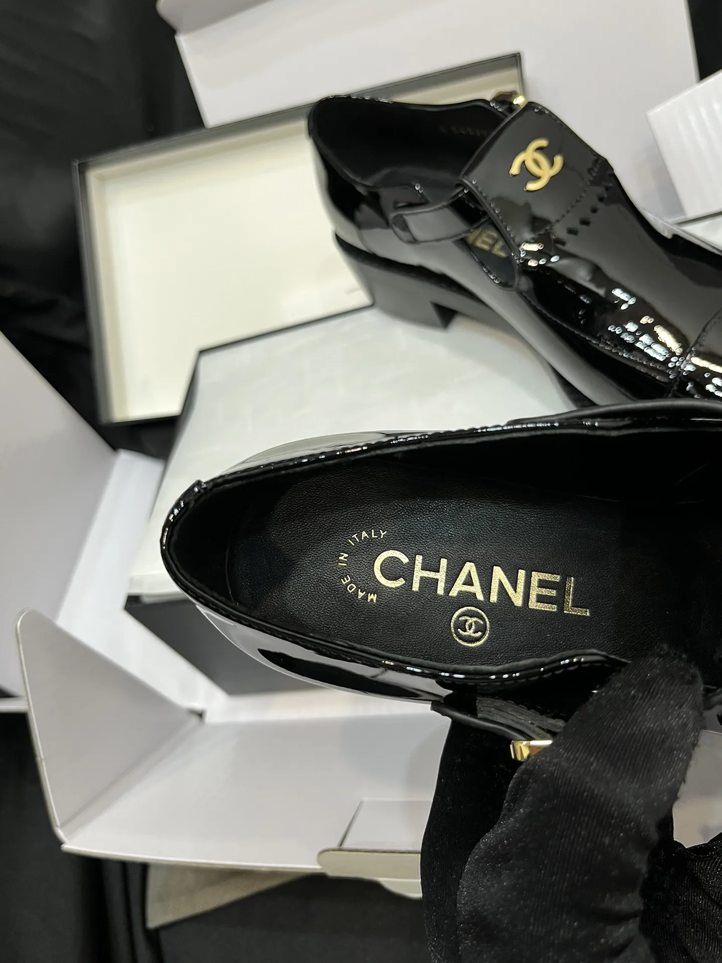 CHANEL Женские лоферы из телячьей кожи CHANEL Женские лоферы из телячьей кожи