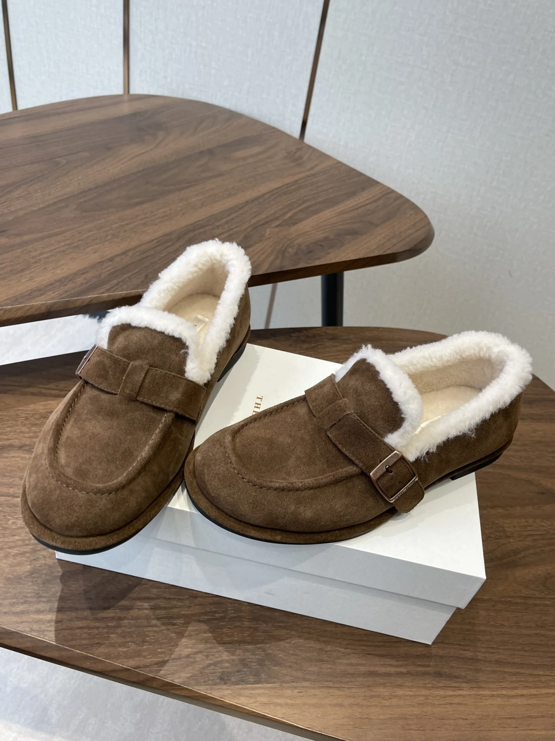 THE ROW Женские лоферы с пушистой внутренней отделкой