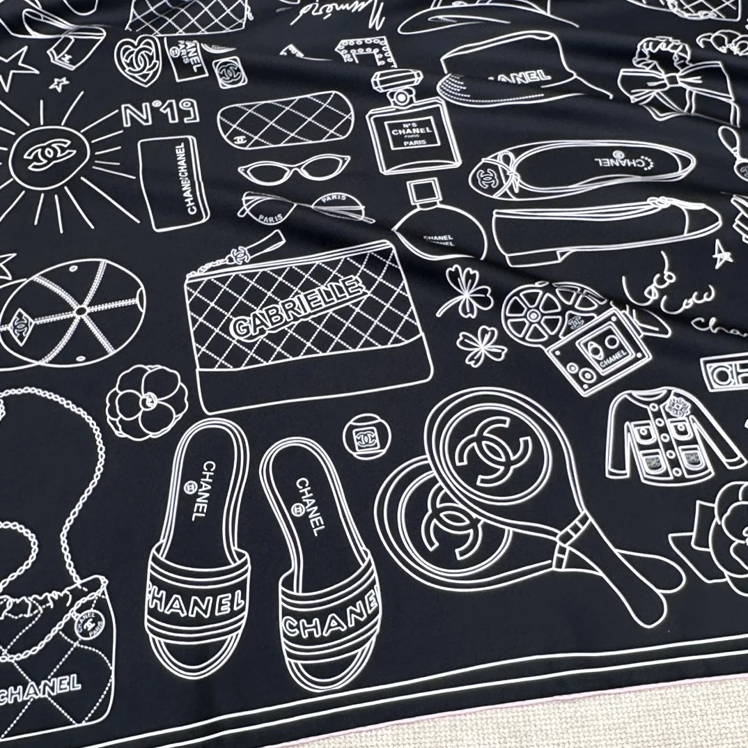 CHANEL Женский платок из шелка авторский дизайн.