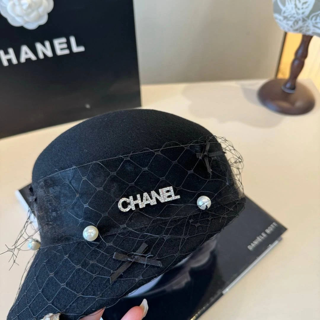 CHANEL Женская шляпа из шерсти