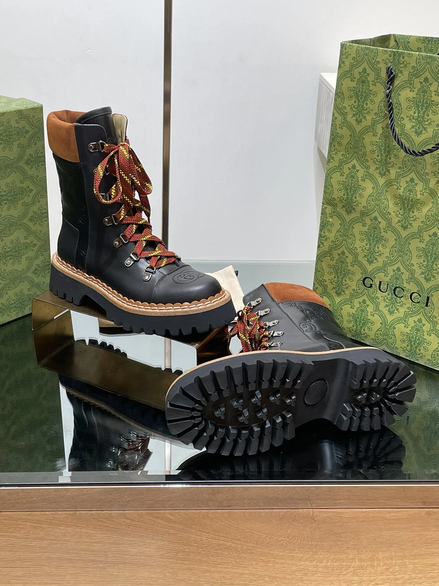 GUCCI Женские ботинки GG Matelass GUCCI Женские ботинки GG Matelass