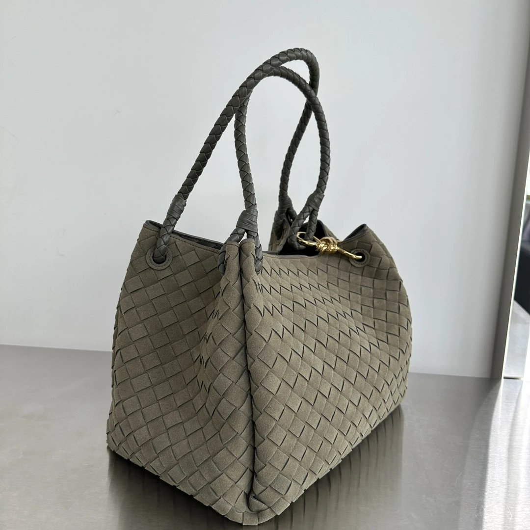 BOTTEGA VENETA Женская замшевая сумка Parachute 