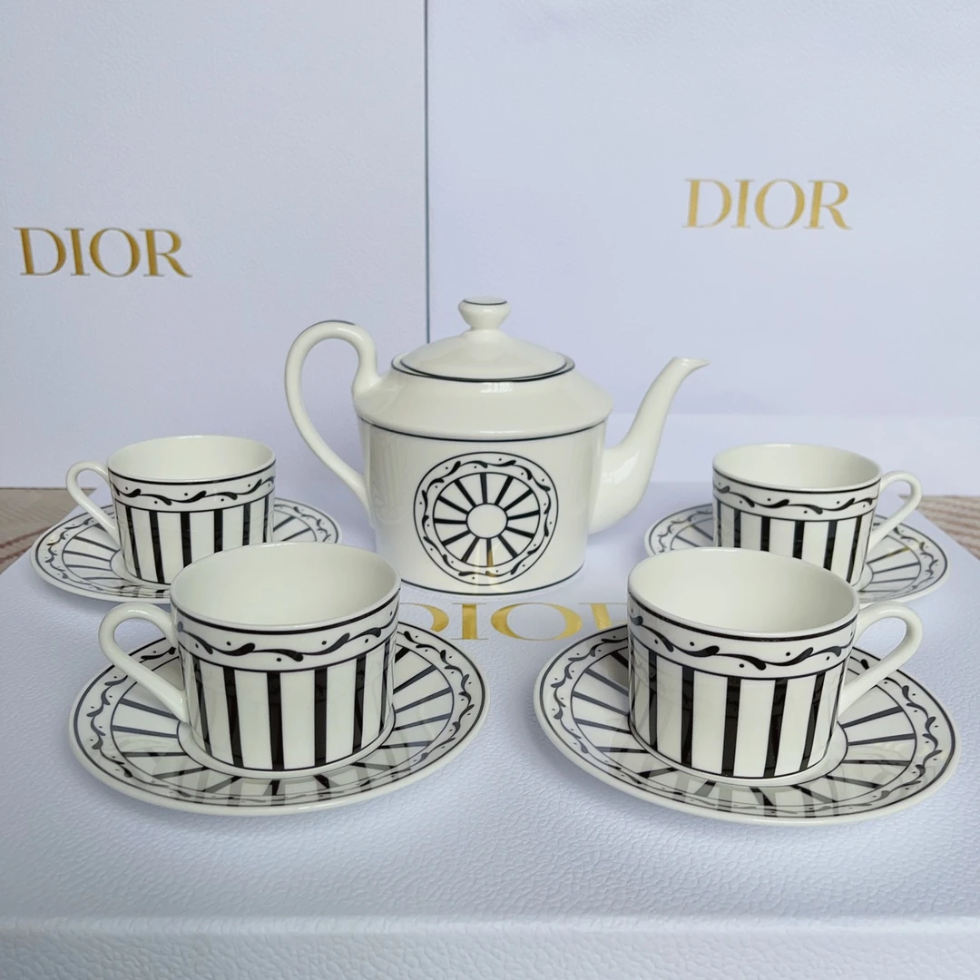 CHRISTIAN DIOR Набор посуды 15 предметов CHRISTIAN DIOR Набор посуды 15 предметов