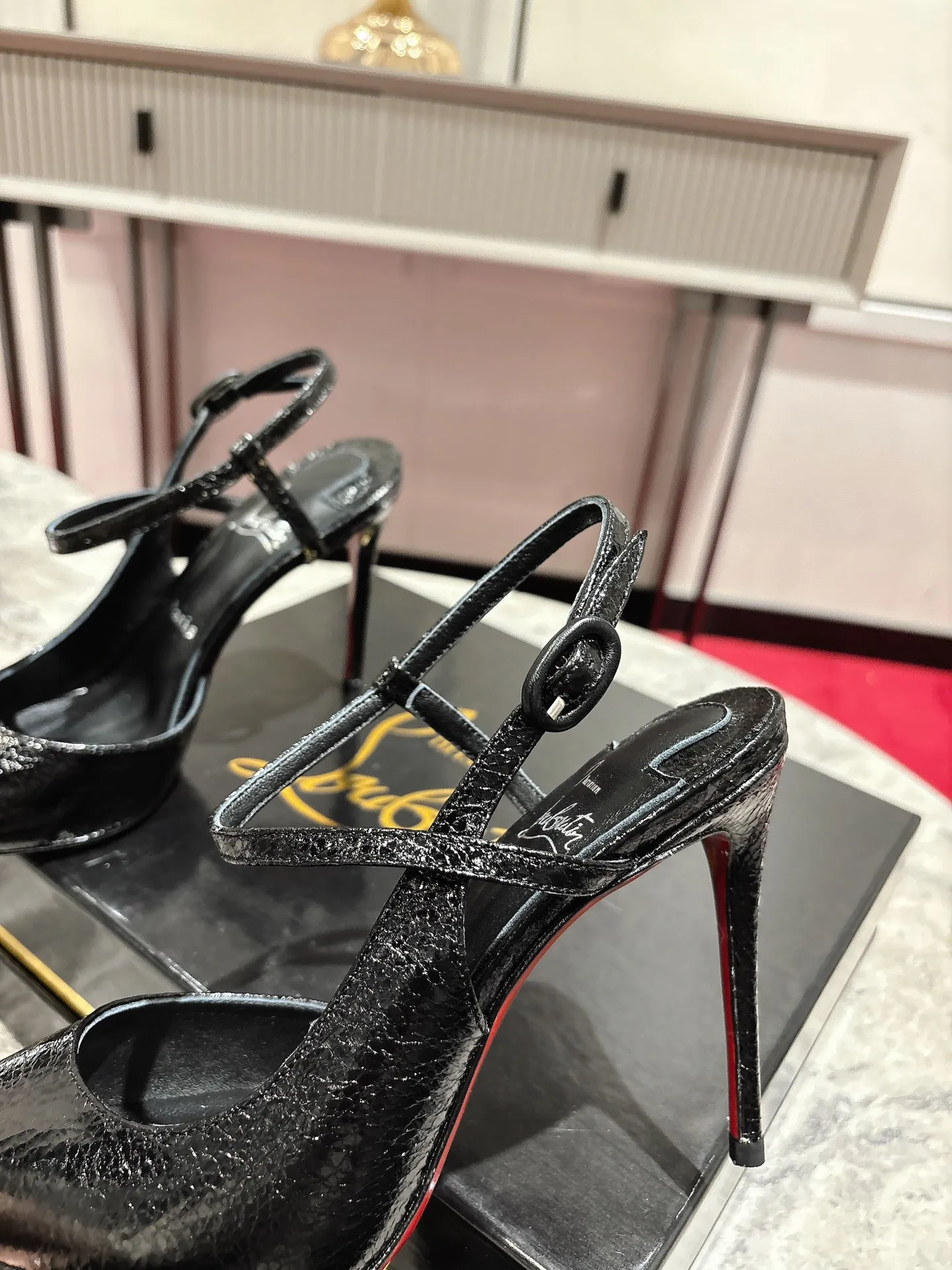 CHRISTIAN LOUBOUTIN Женские туфли CHRISTIAN LOUBOUTIN Женские туфли
