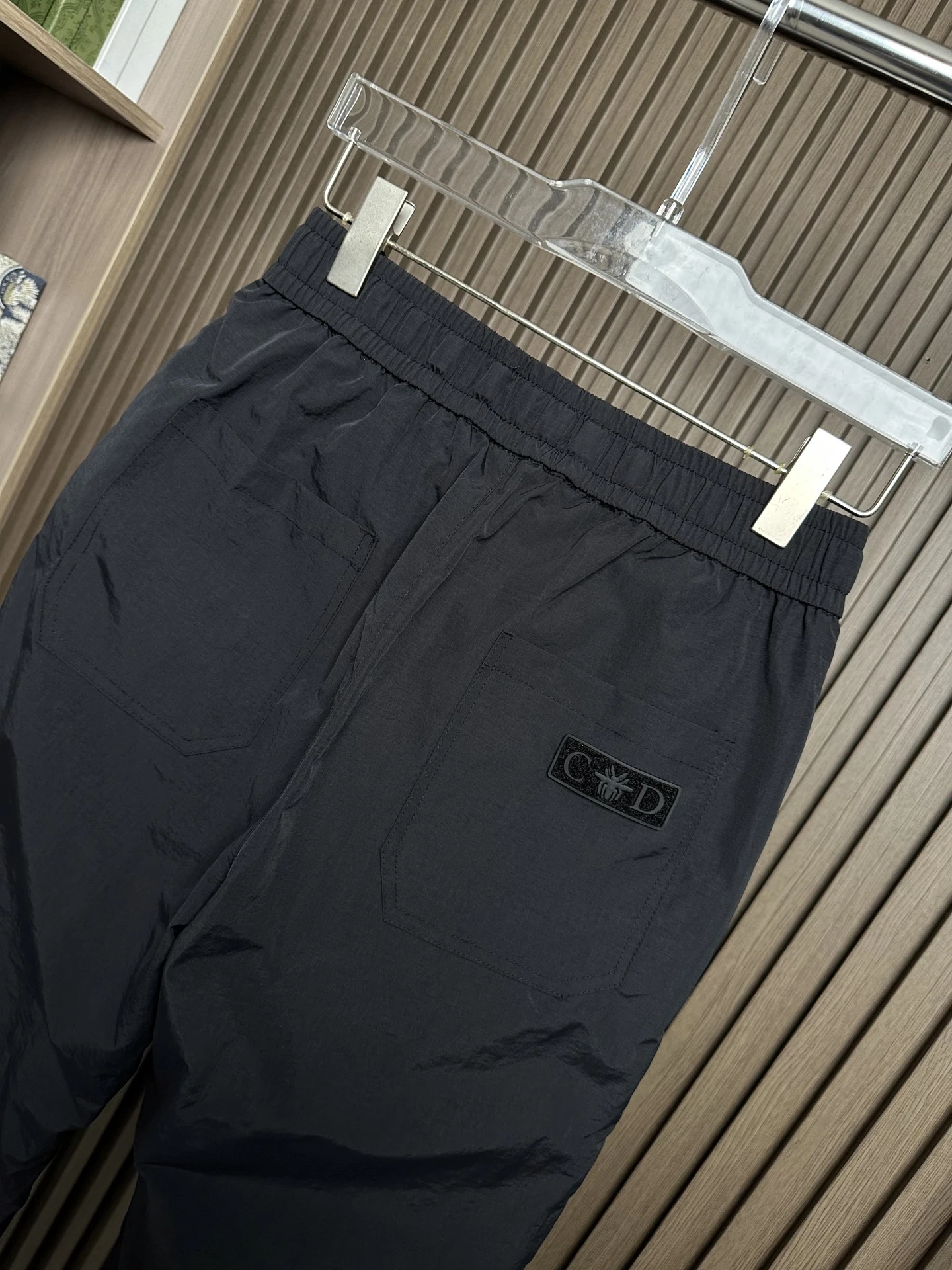 CHRISTIAN DIOR Мужские брюки в сером цвете