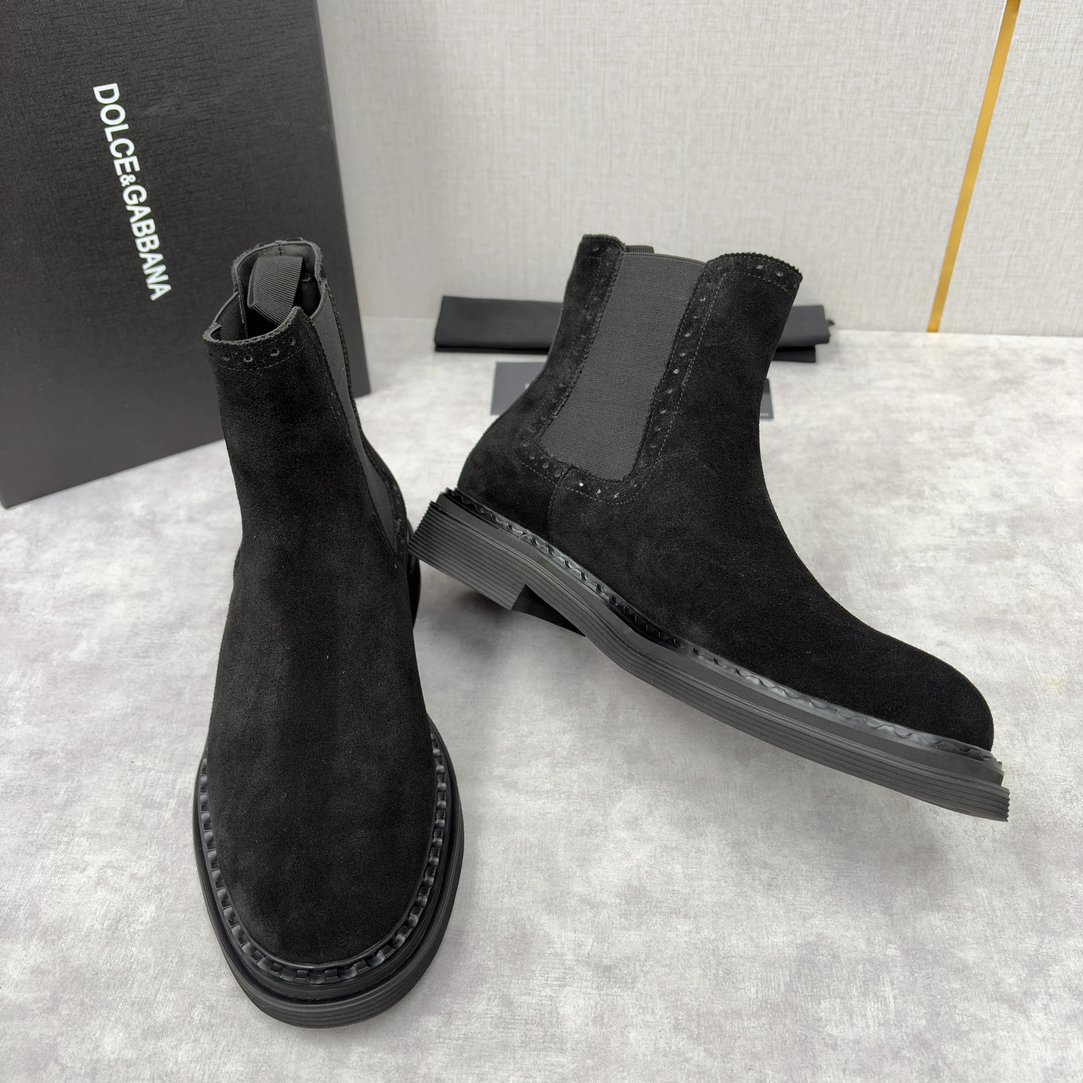 DOLCE & GABBANA Мужские ботинки из телячьей замши