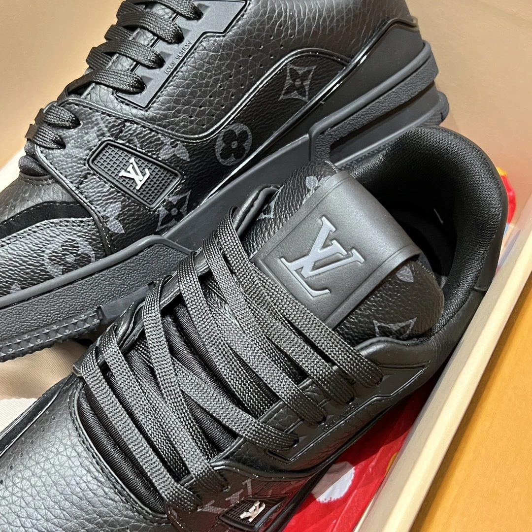 LOUIS VUITTON Кроссовки LV Trainer LOUIS VUITTON Кроссовки LV Trainer