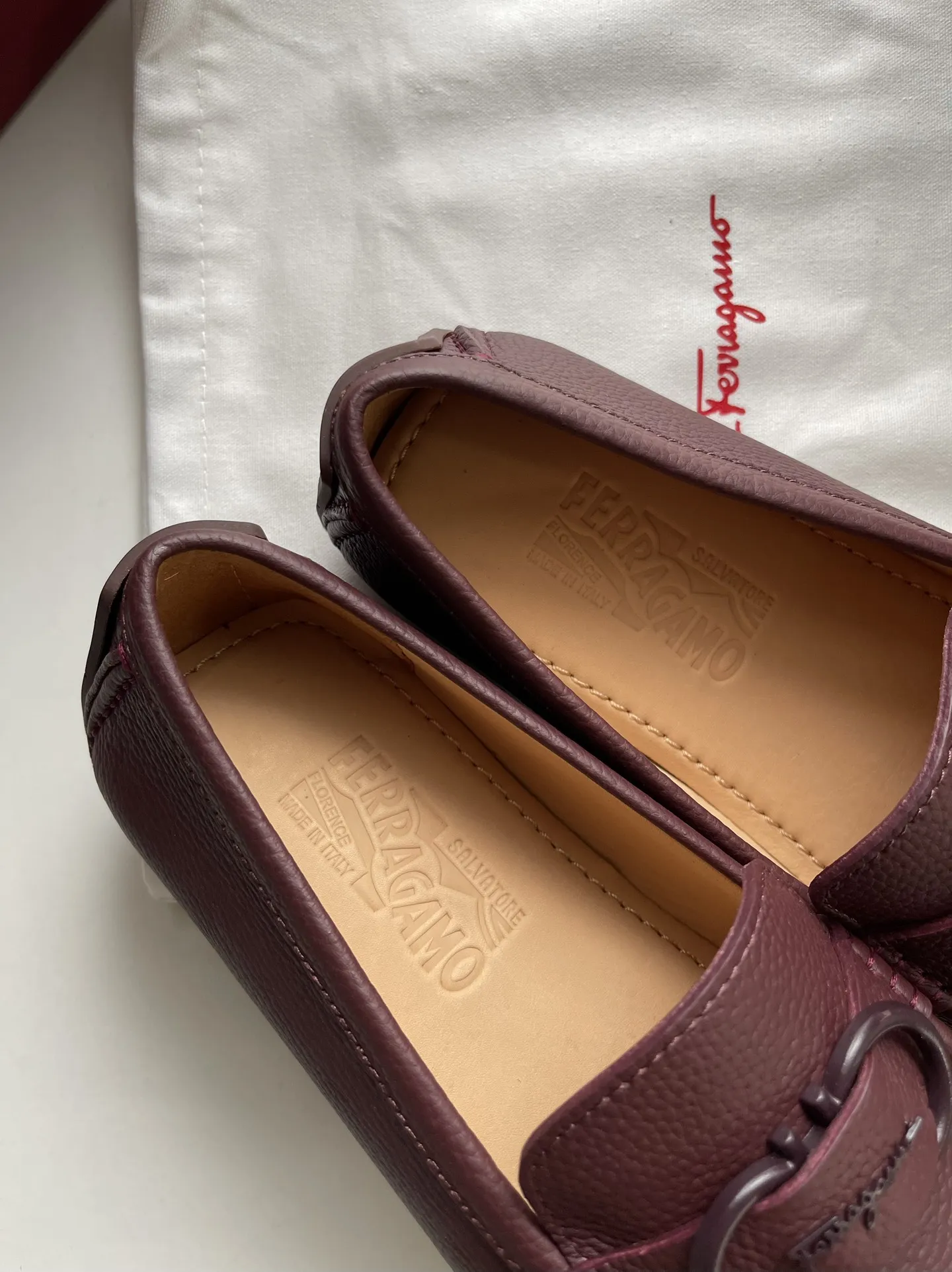 SALVATORE FERRAGAMO Мужские кожаные мокасины с пряжкой SALVATORE FERRAGAMO Мужские кожаные мокасины с пряжкой