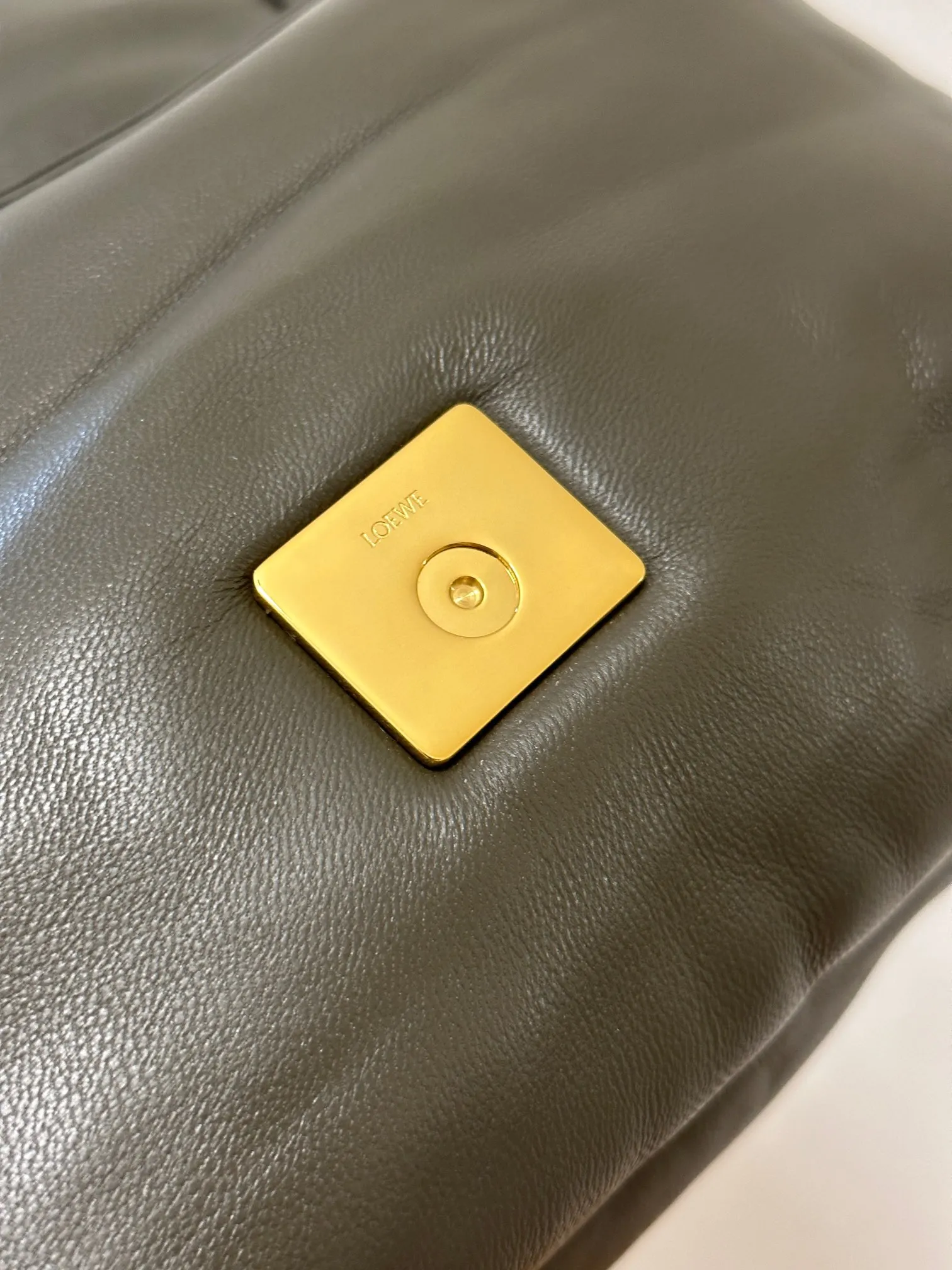 LOEWE Женская сумка Puffer Goya из кожи наппа