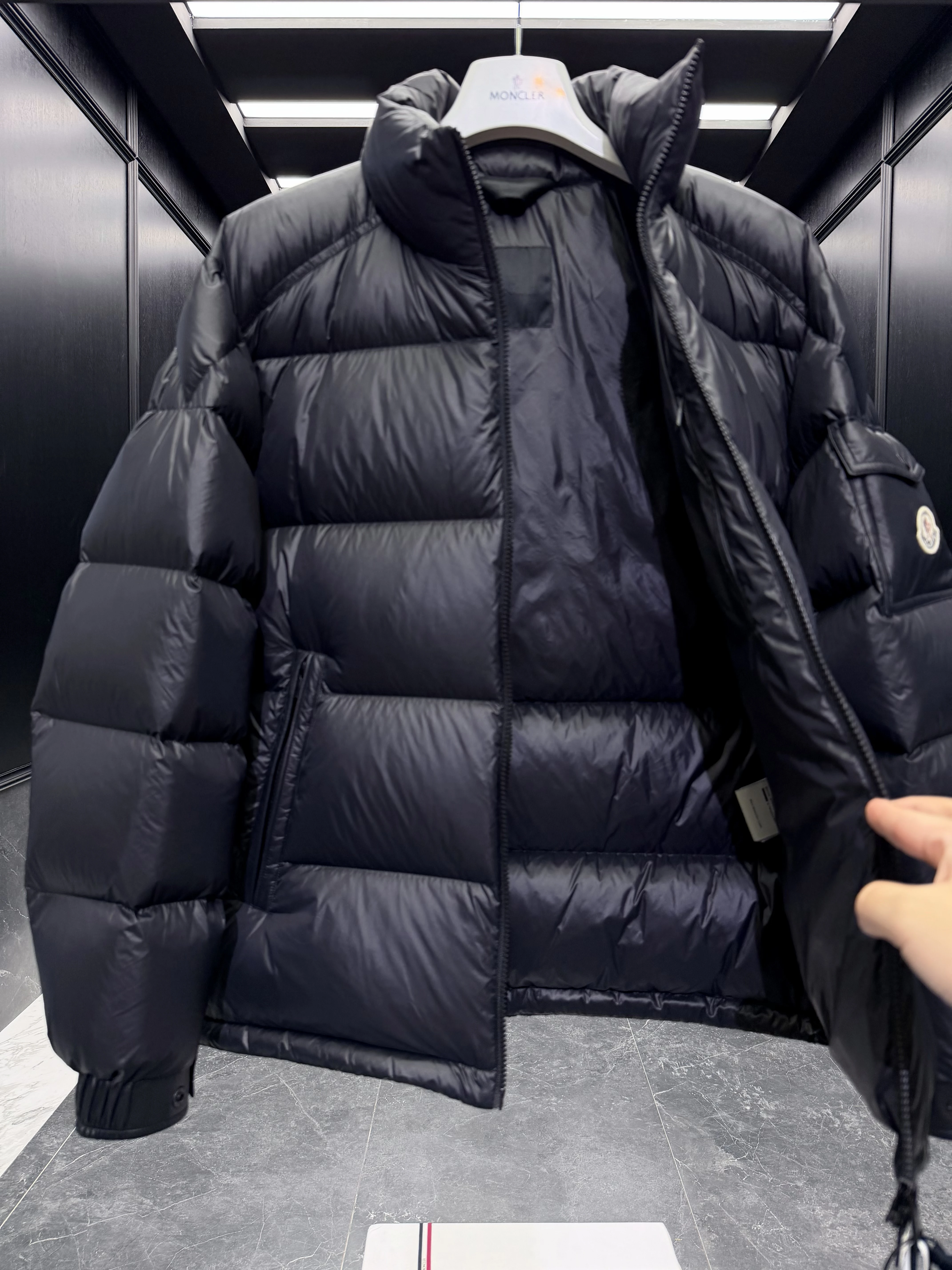 MONCLER Мужская куртка на пуху Levitha MONCLER Мужская куртка на пуху Levitha
