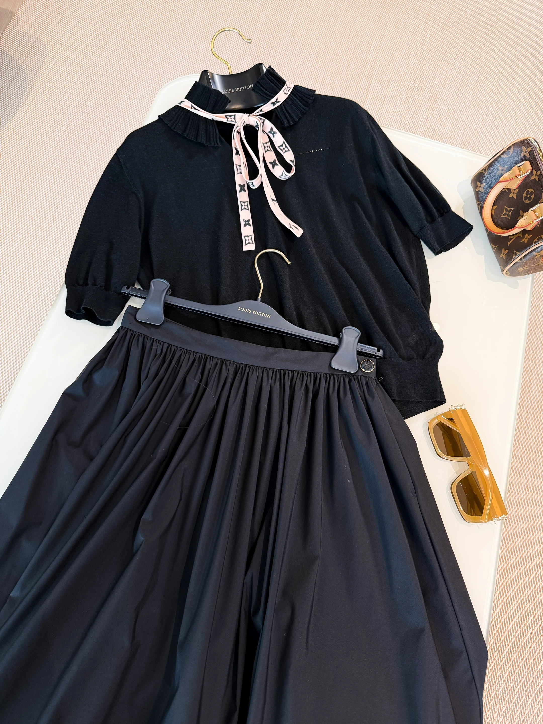 LOUIS VUITTON Женская юбка LOUIS VUITTON Женская юбка