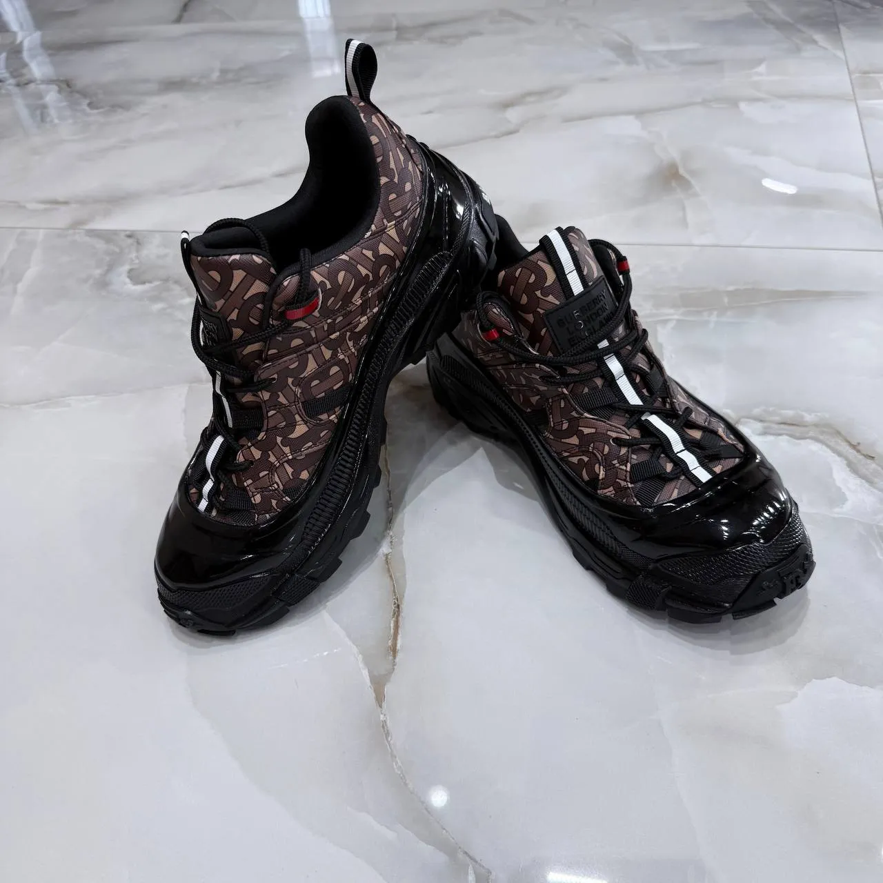 BURBERRY Мужские кроссовки BURBERRY Мужские кроссовки